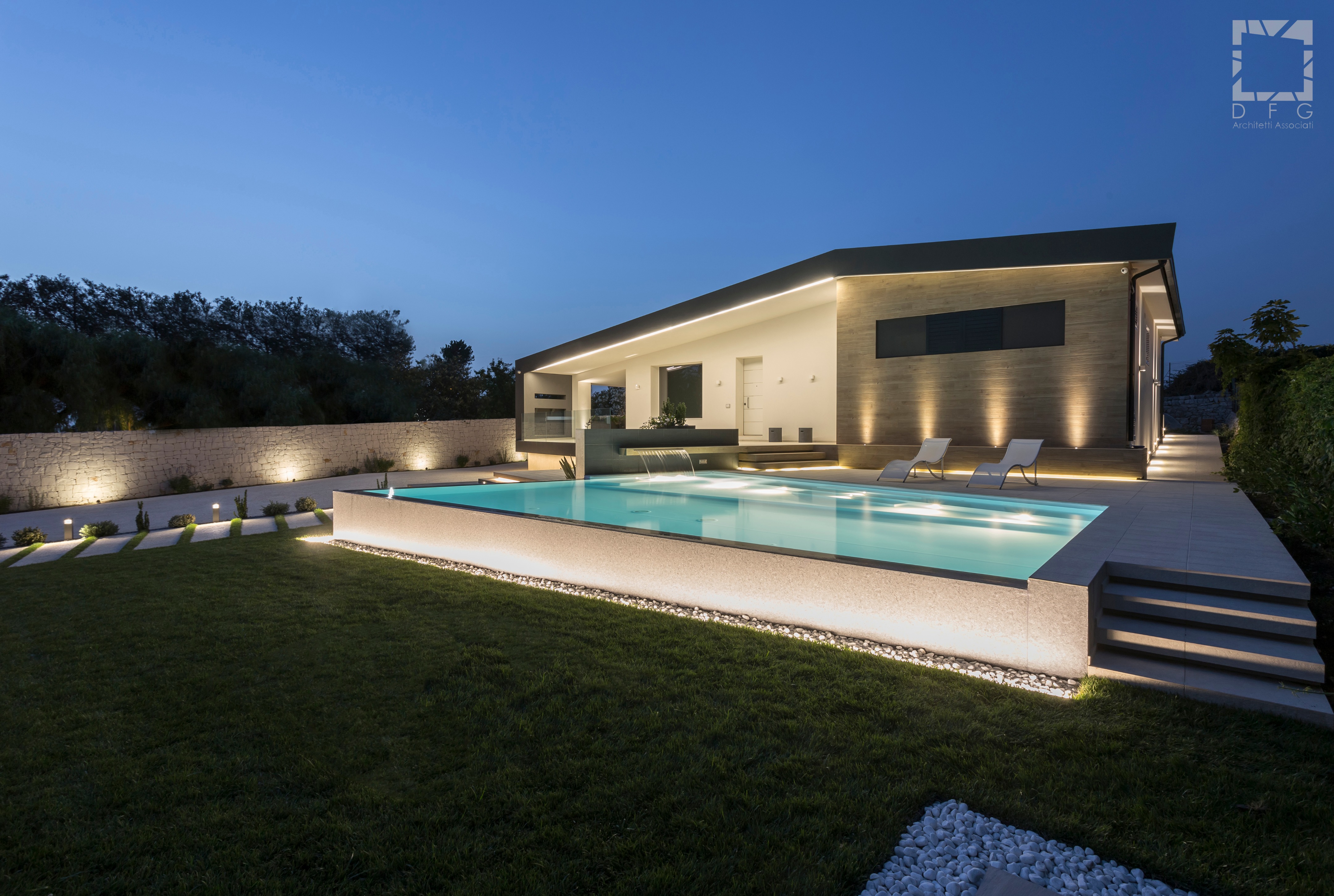 乡间别墅的屋顶奇观-9