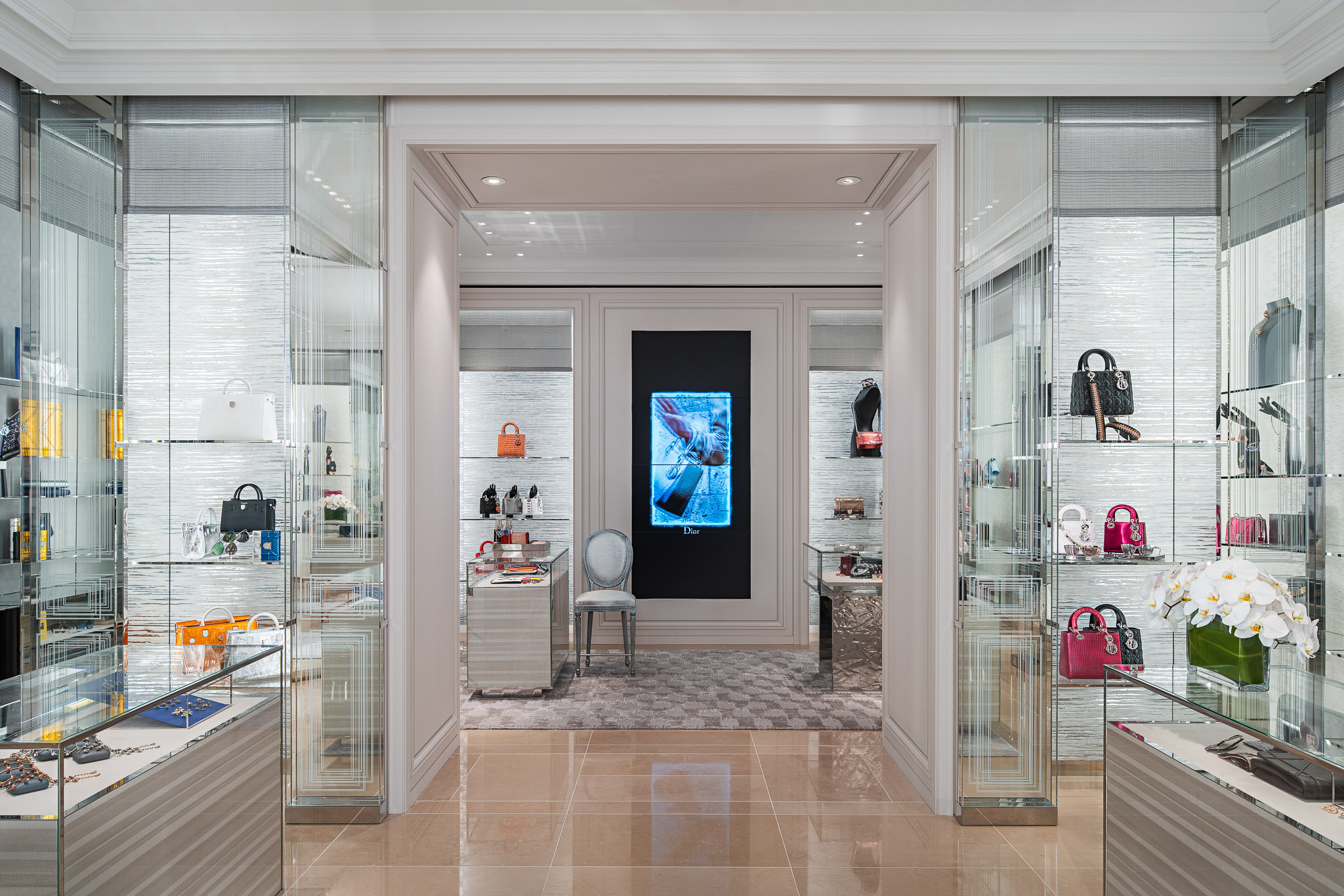 迪奥 Saks Toronto Queen Street 旗舰店-8