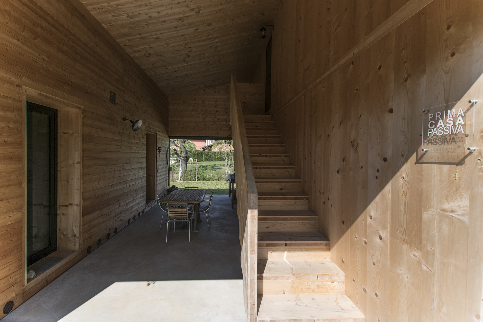 湖畔 V 型木质住宅-27