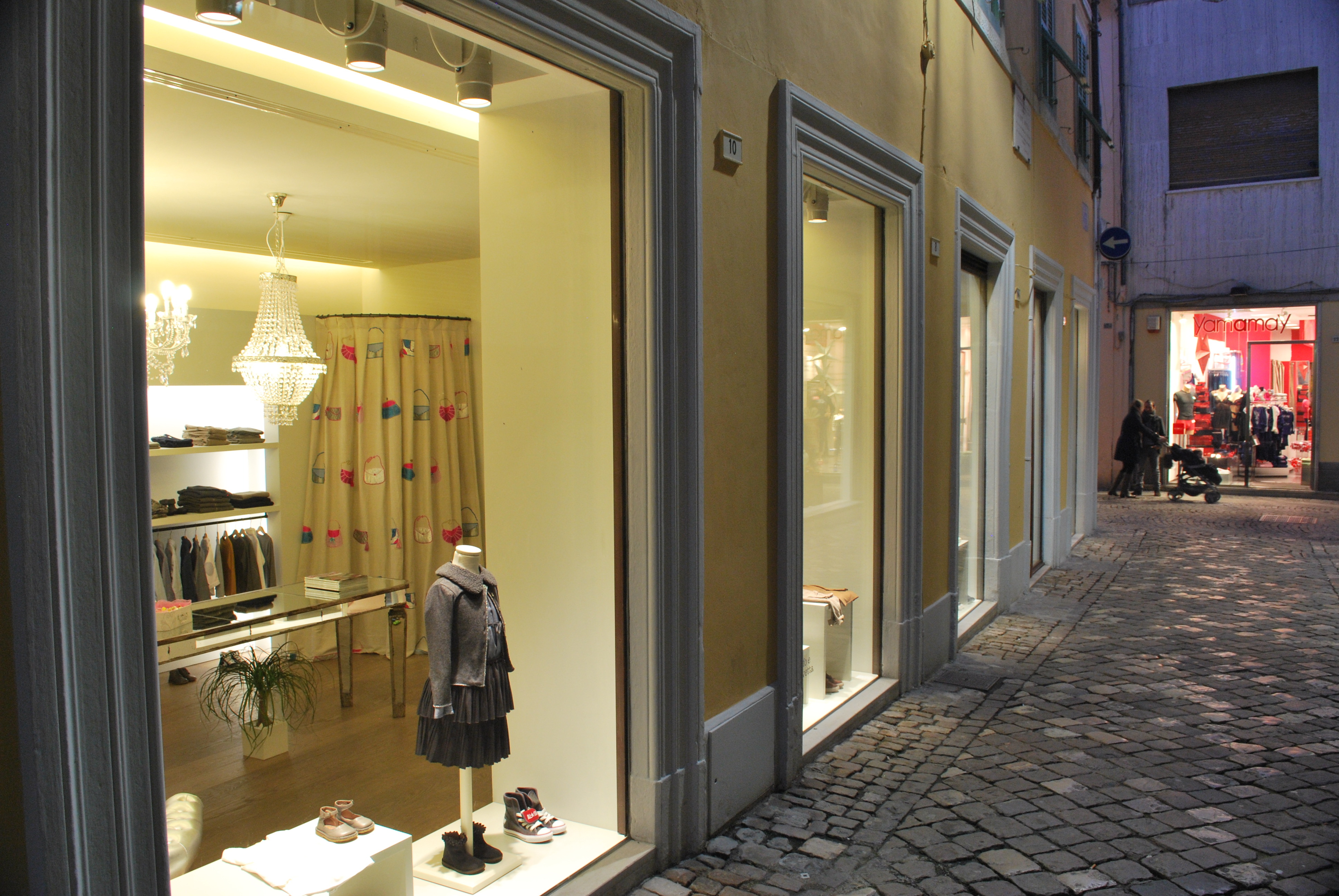 意大利儿童服装店“猫头鹰与狐狸”-1