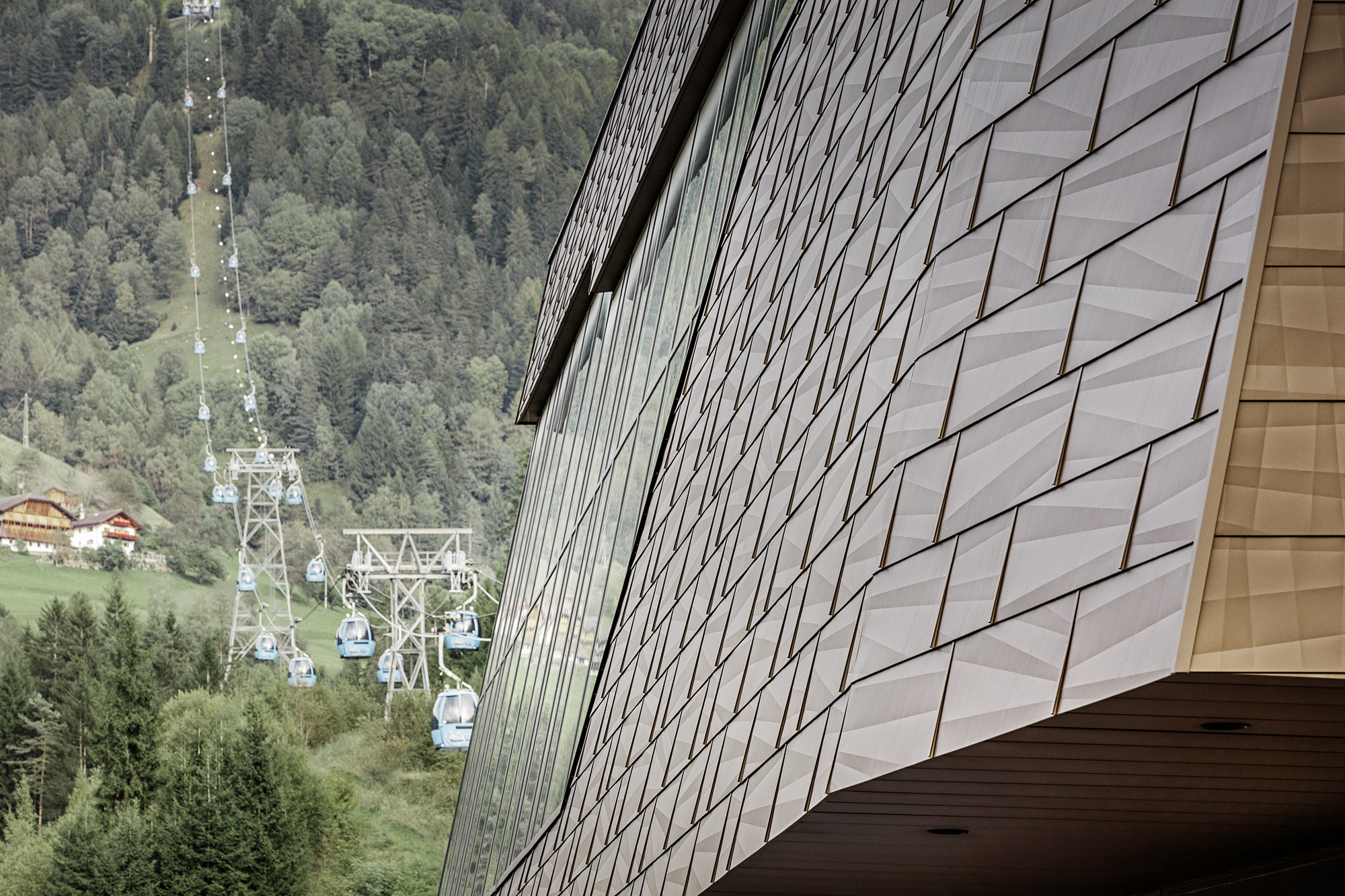 意大利阿尔卑斯山脉 Cabinovia Alpe di Siusi 休闲中心-10