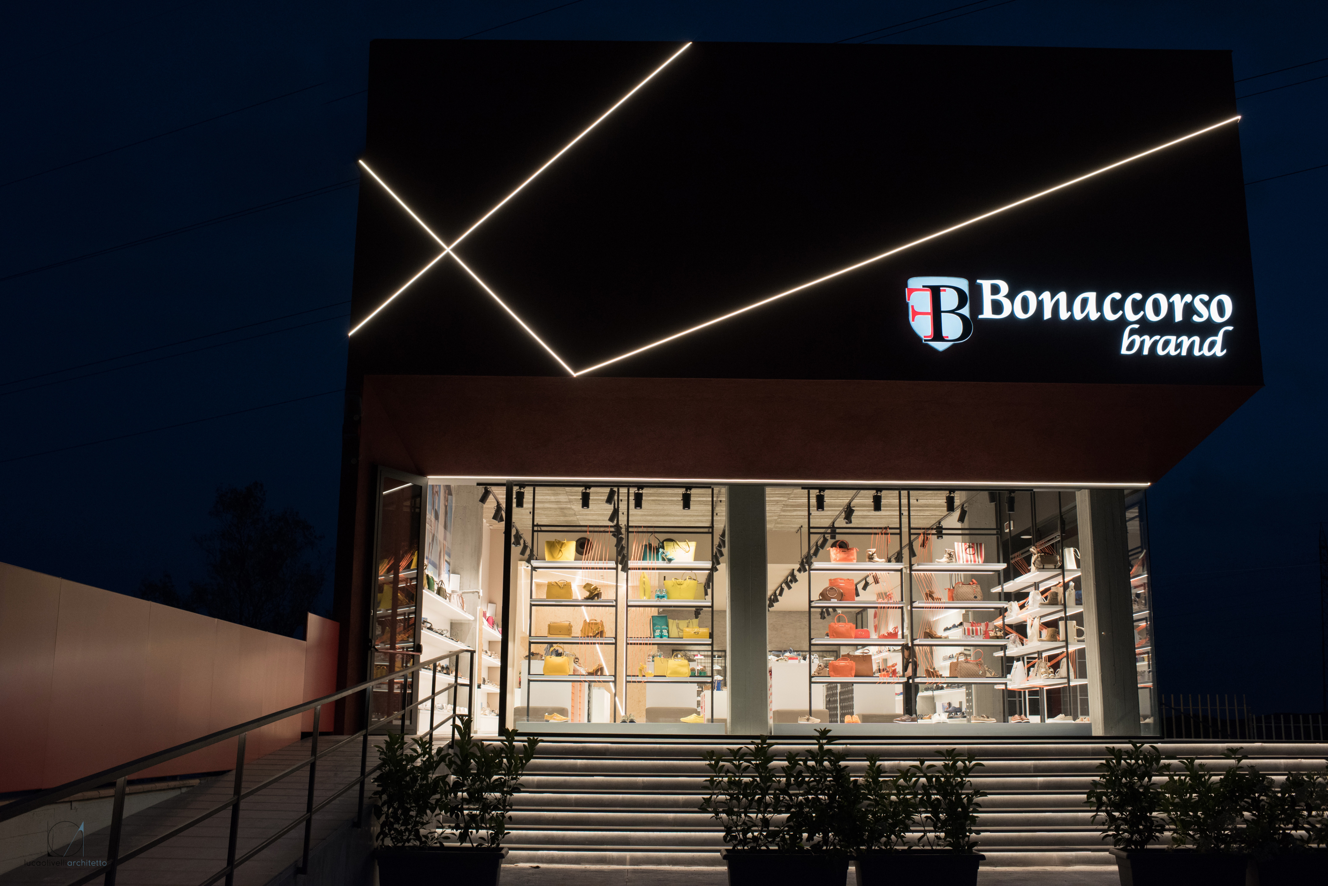 2018 年博纳科索品牌折扣店室内设计-0