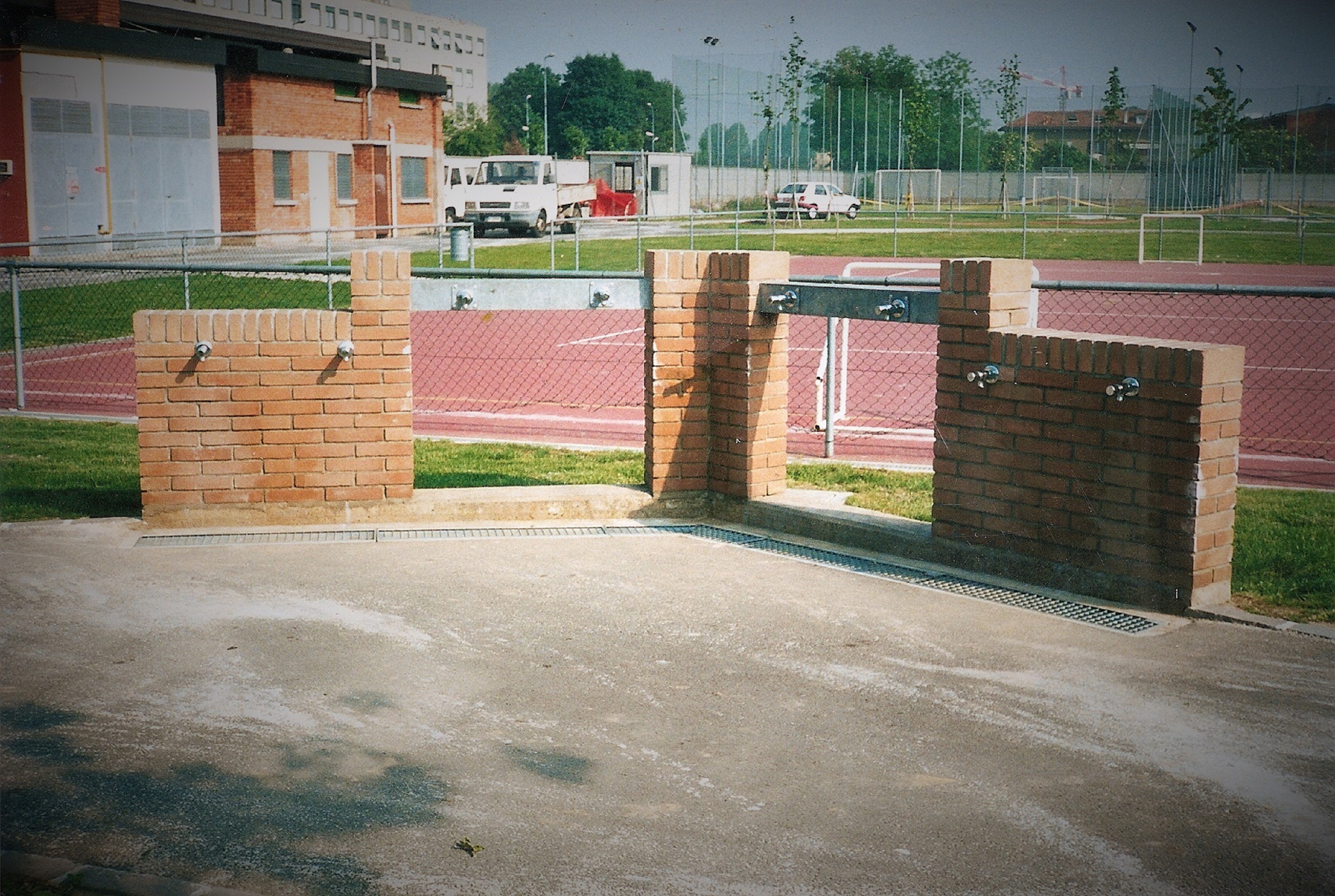 环保可持续的体育更衣室设计-8