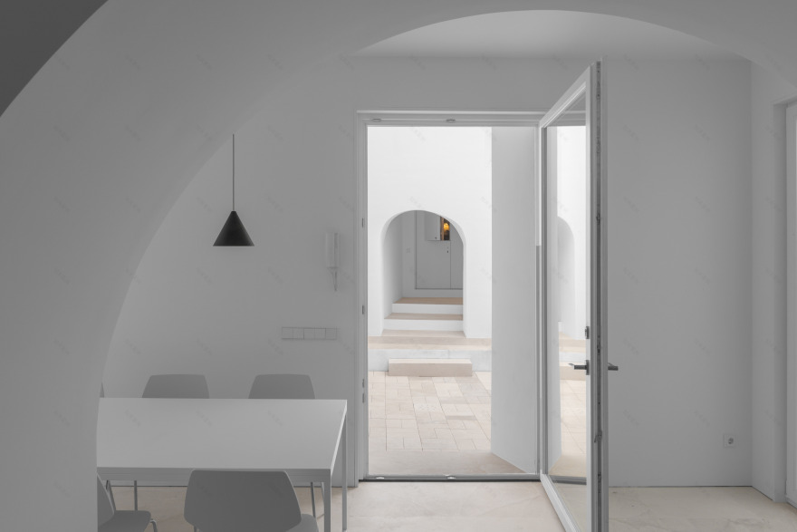 葡萄牙建筑师打造的地中海风格白色小镇住宅-33