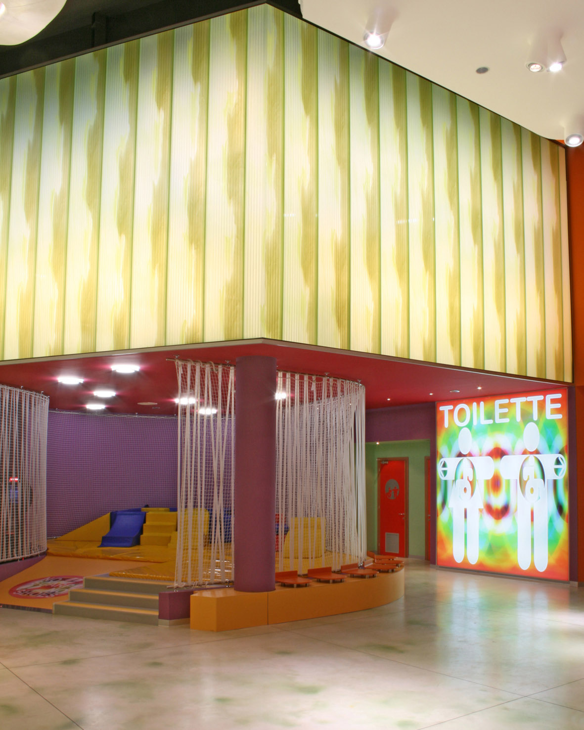 帕尔马多彩多厅电影院 | 室内设计之美-3