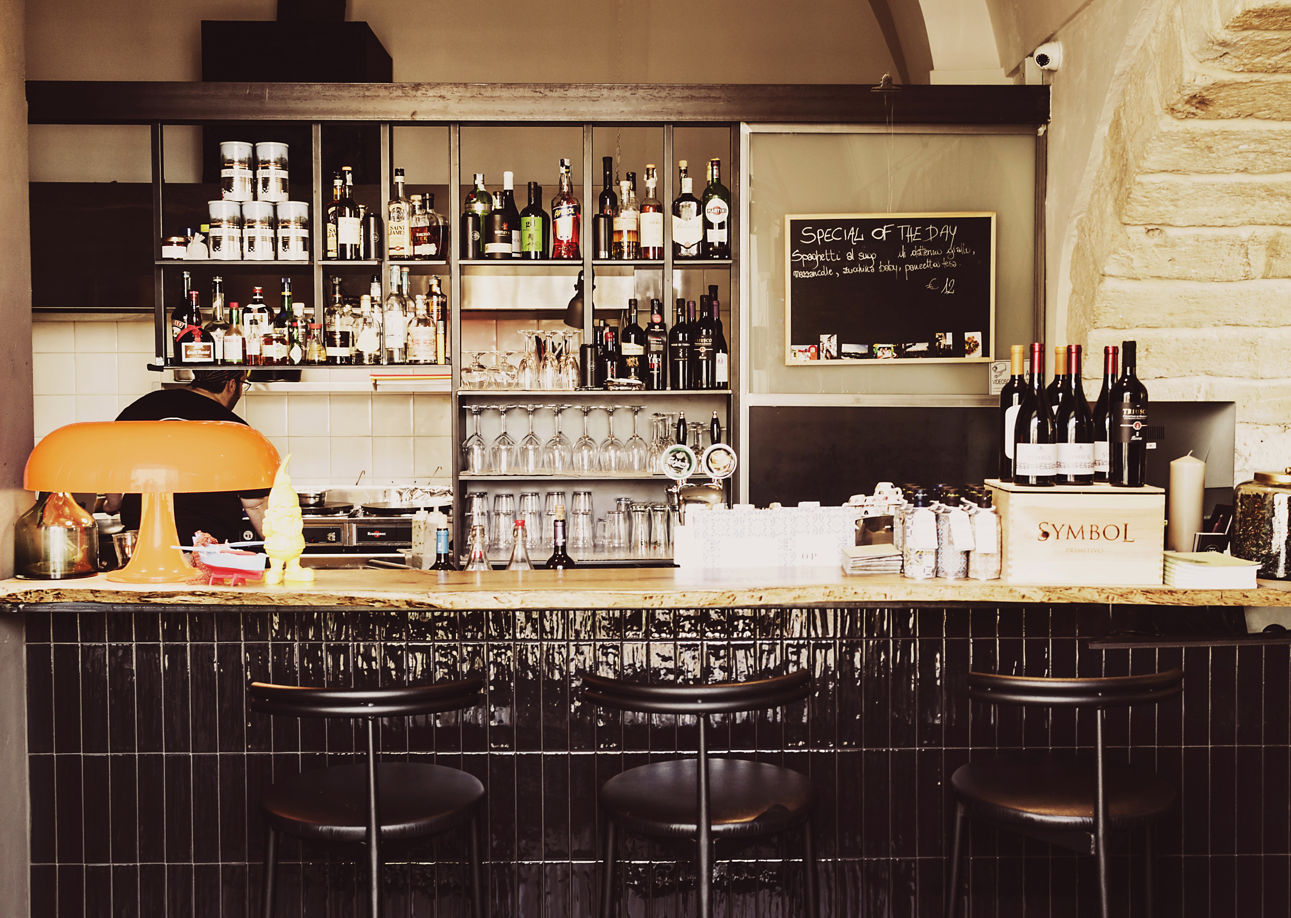 2017 年完成的 SAVI' la creperia 餐厅室内设计-3