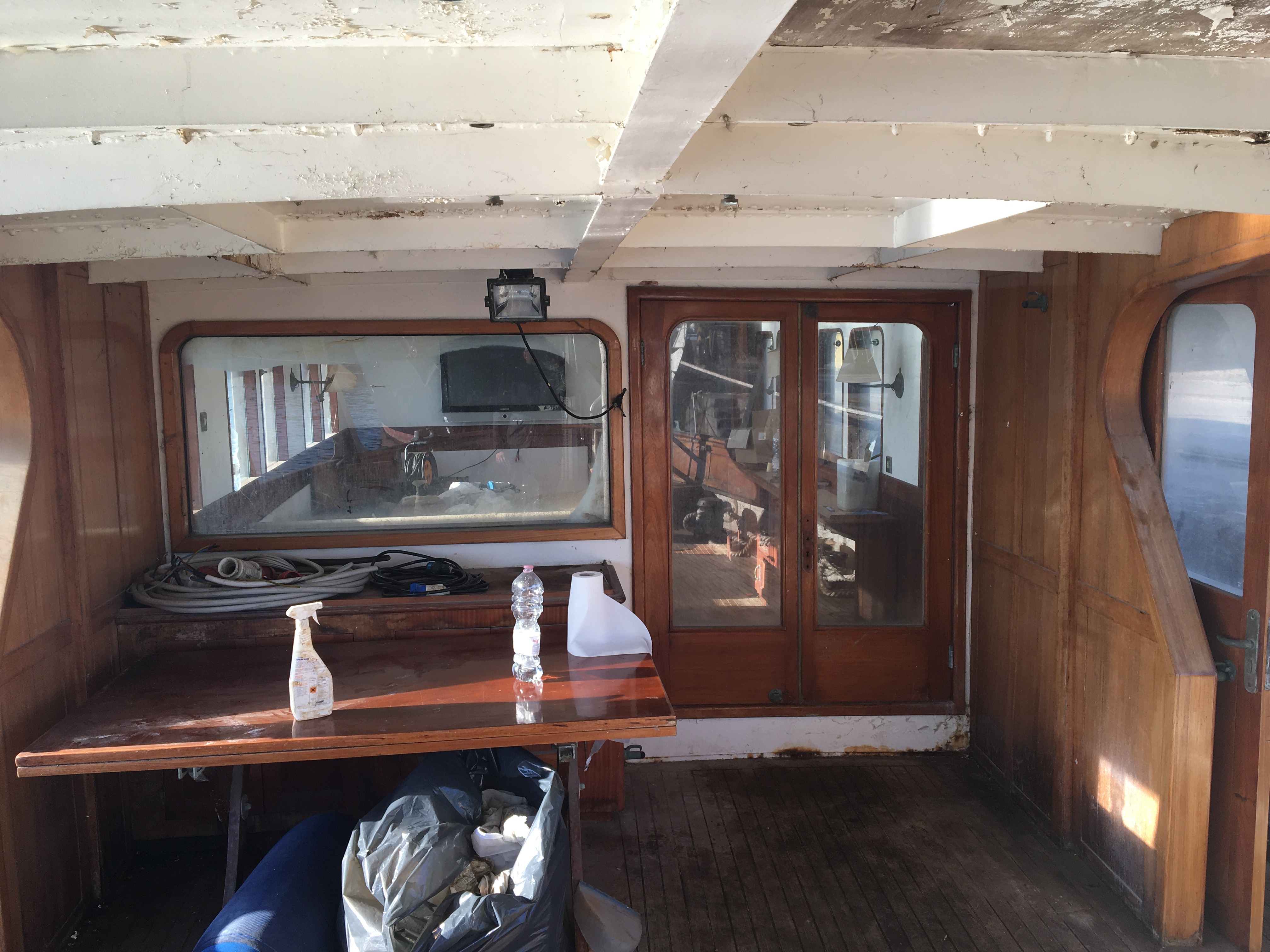 豪华游艇"Letting Go"的室内设计亮点-23