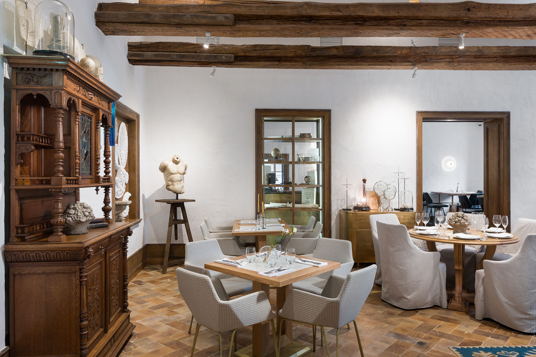 历史建筑中的现代餐厅 | DOM N10-2