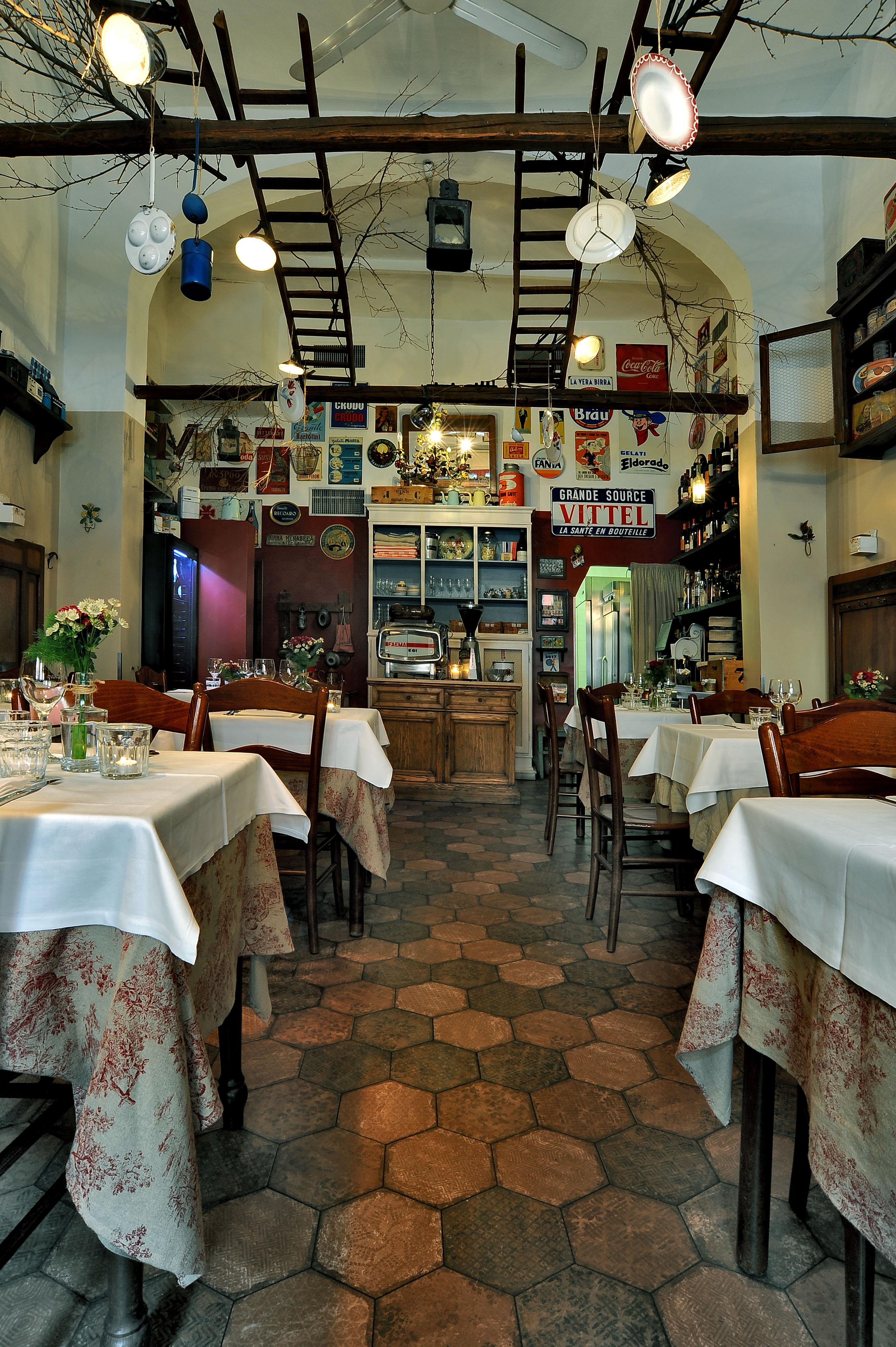 意大利风情浓郁的博洛尼亚 Bricklane 风格餐厅-2