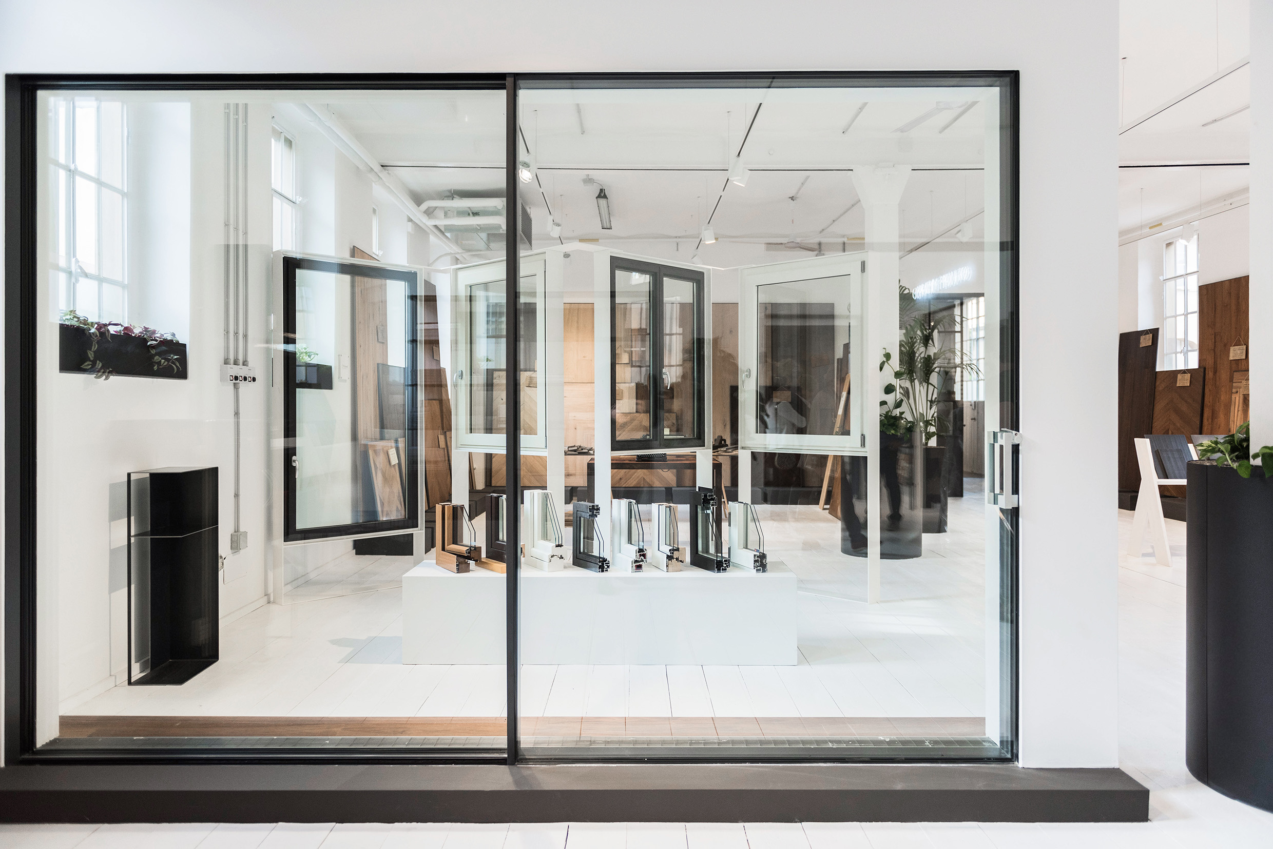 Officine Milano 室内设计展示空间-2