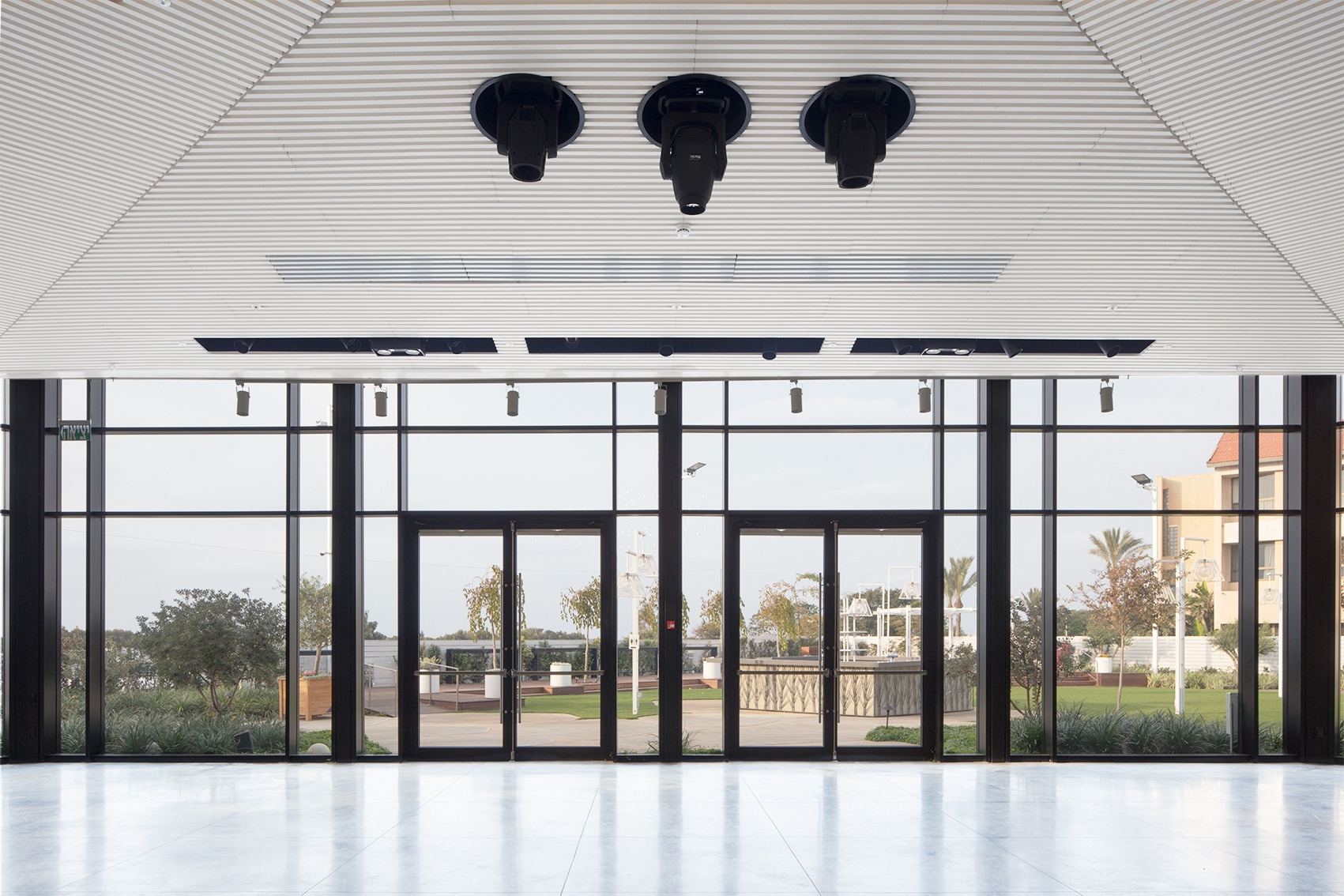 以色列 Shefayim 休闲中心绿意盎然的设计魅力-3