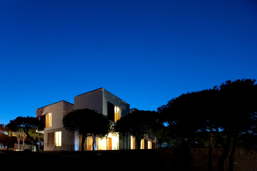 绿海滩别墅的私密与公共空间融合设计-34