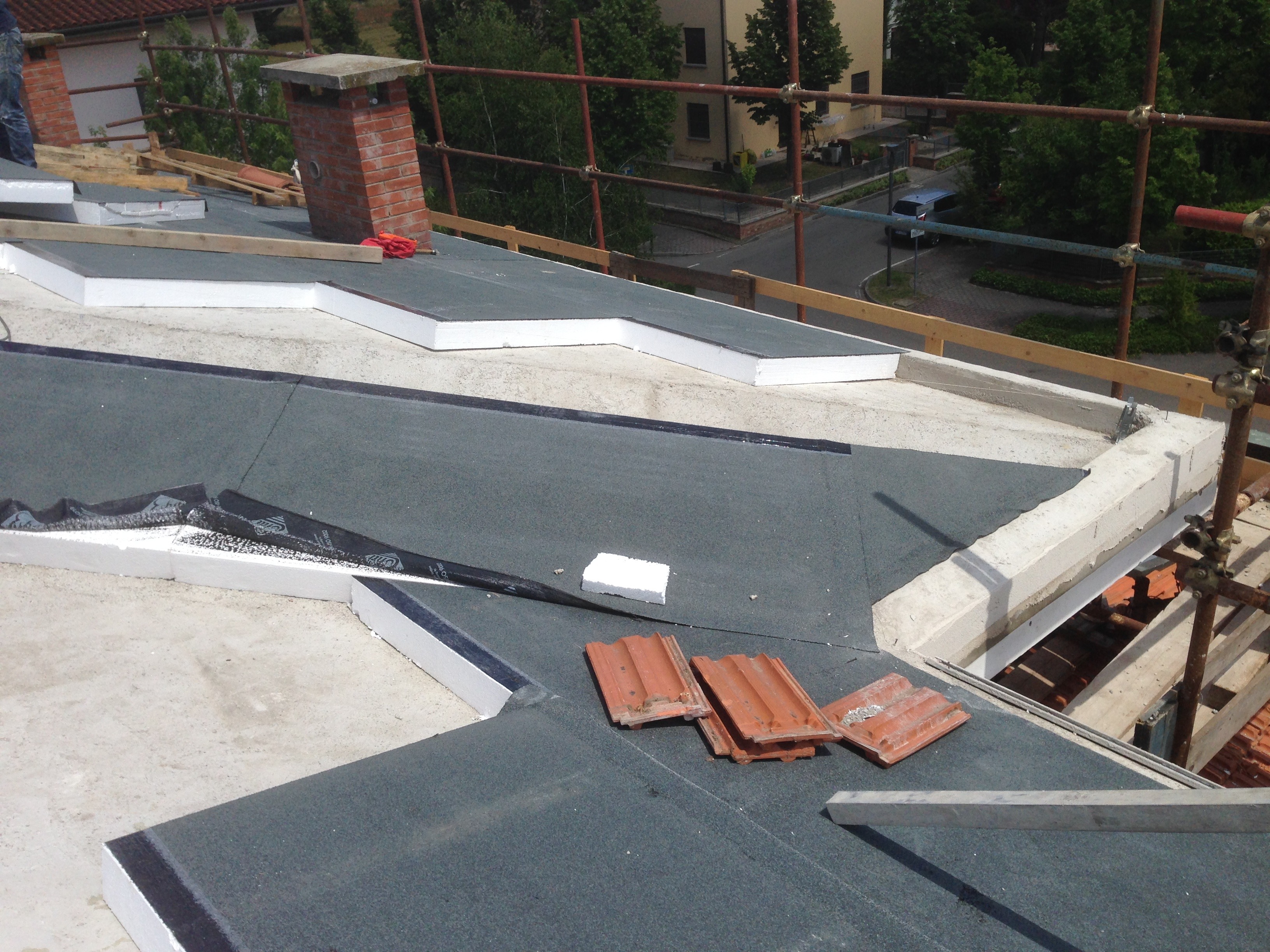 翻新屋顶的节能改造 · 意大利 San Pietro in Casale 多户住宅案例-31