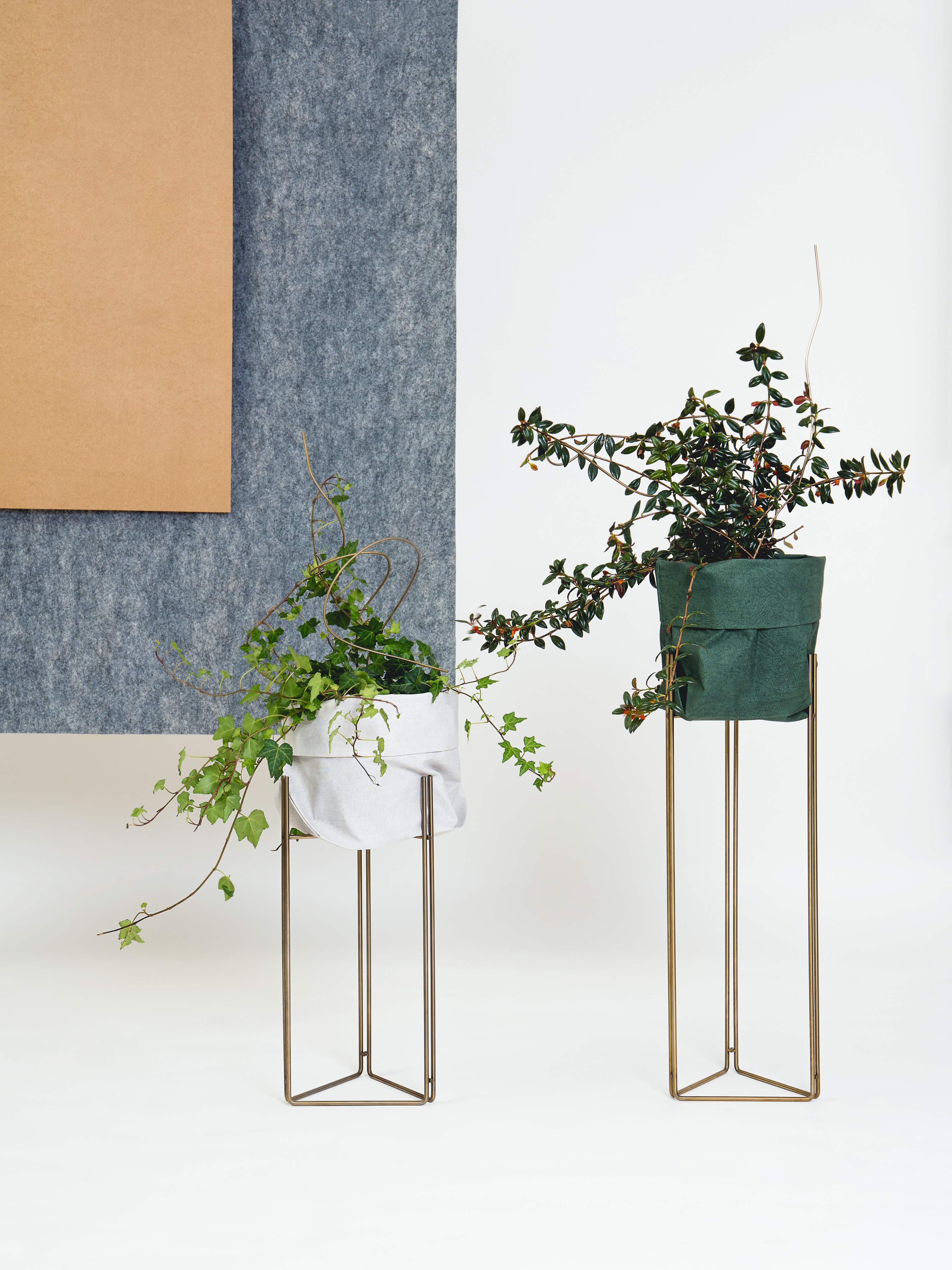 Linha 系列家具 | 灵活金属杆打造的多功能绿植与家居设计-7