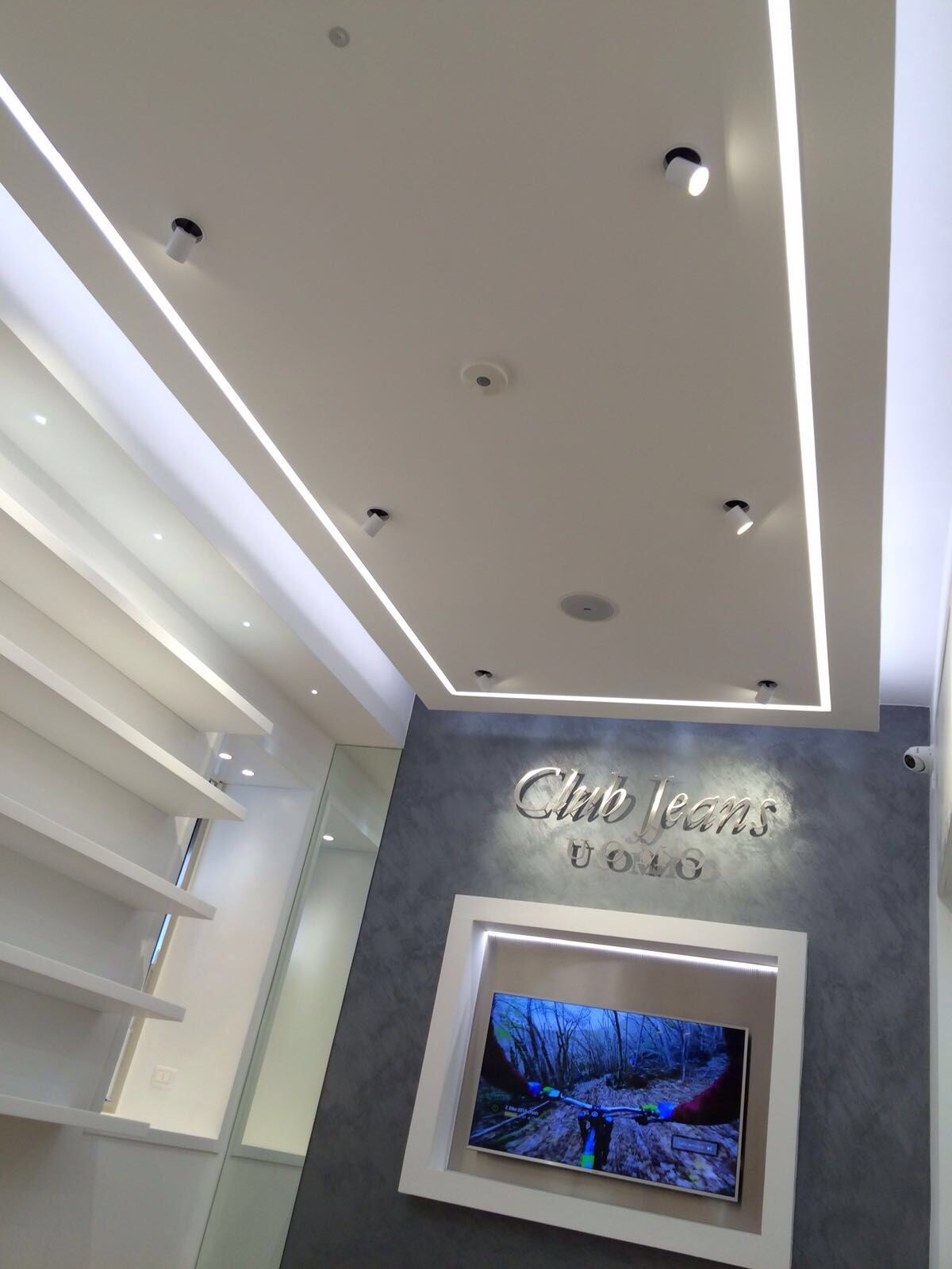 Club Jeans Uomo 照明设计-51