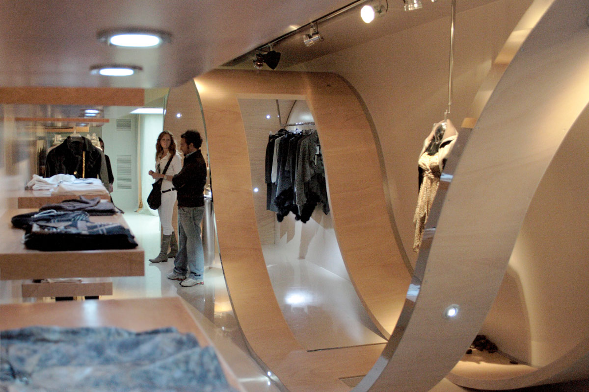 普拉贾精品店-2