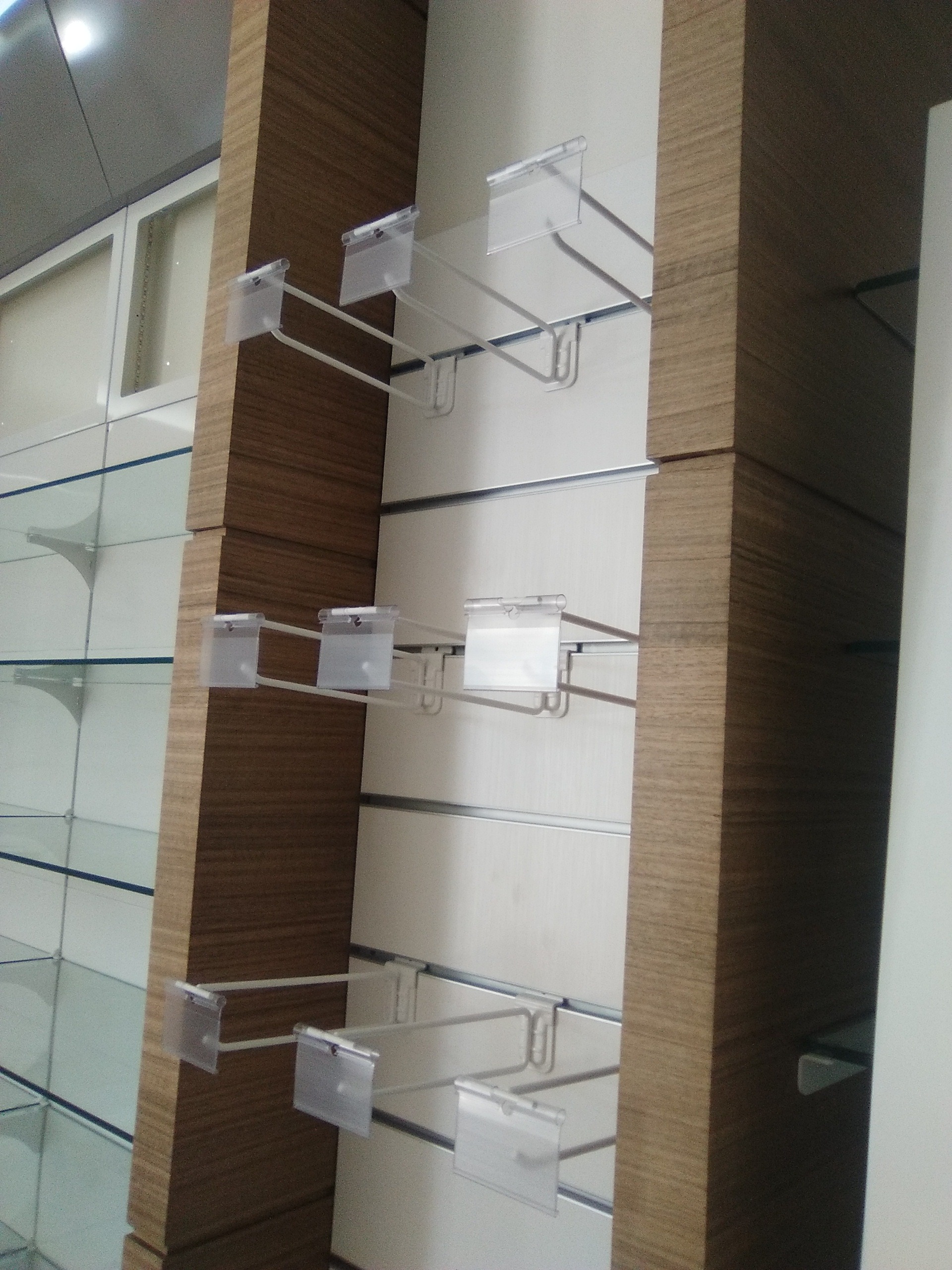 2016 年完成的 Olimpica 药店室内设计-12