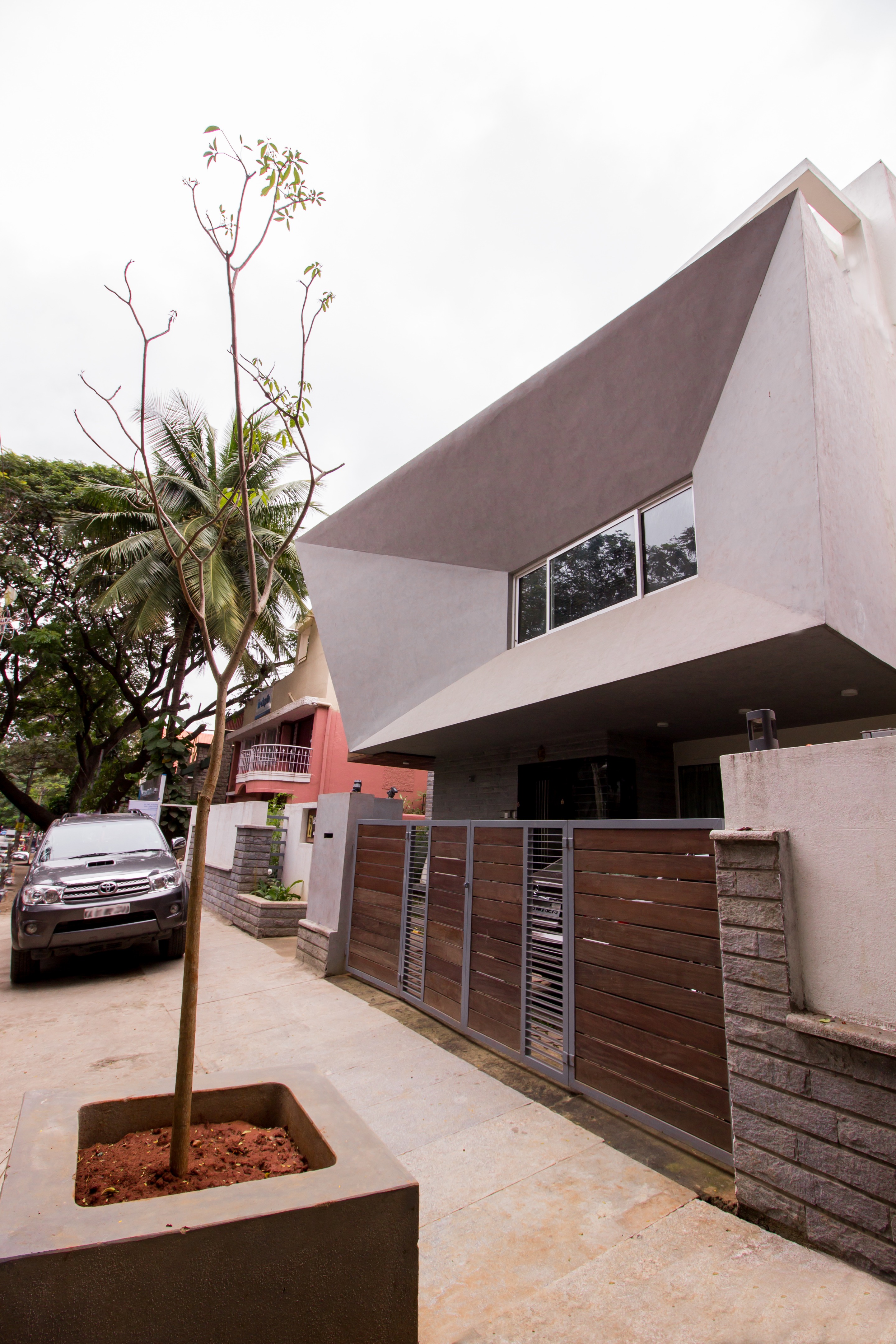 现代优雅的科拉曼加独立住宅设计-29