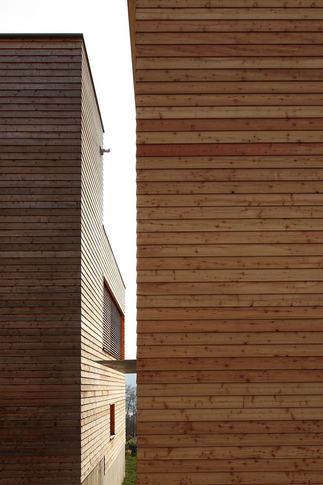 奥地利湖畔双塔木屋，诠释公共空间与隐私平衡-52