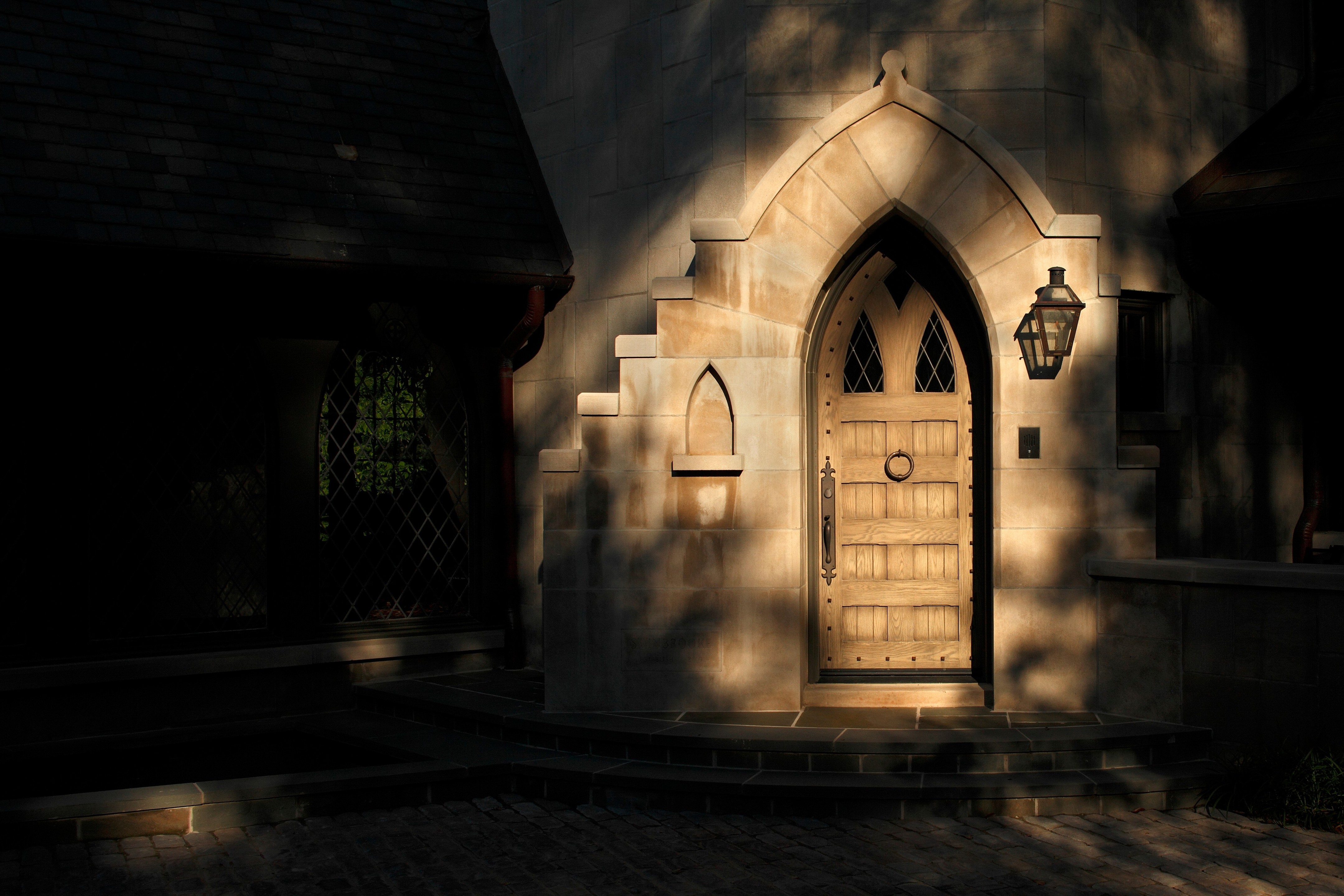 悬崖边的 Abbey 风格家园-6