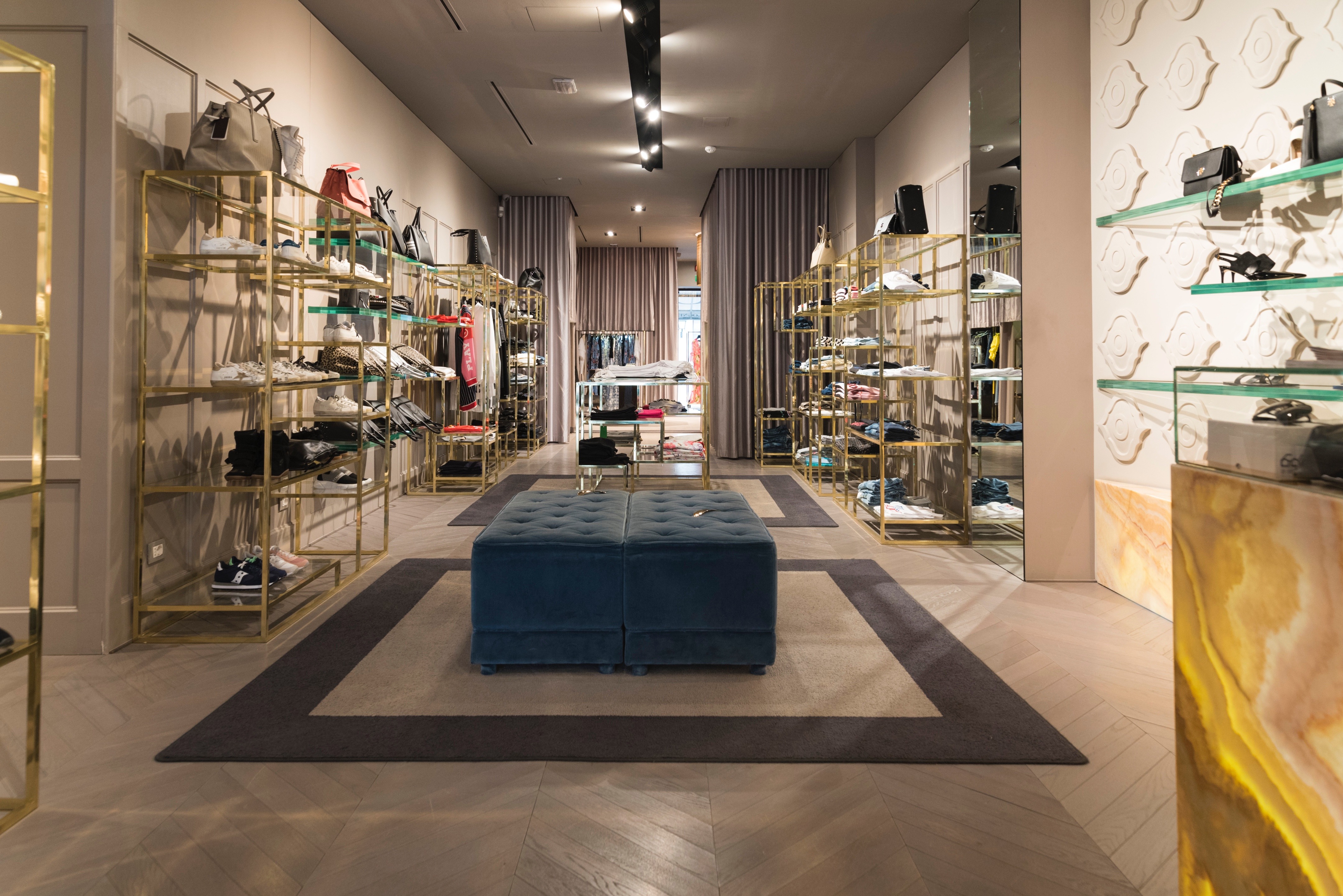 Negozio Colognese 1882 室内设计案例-1
