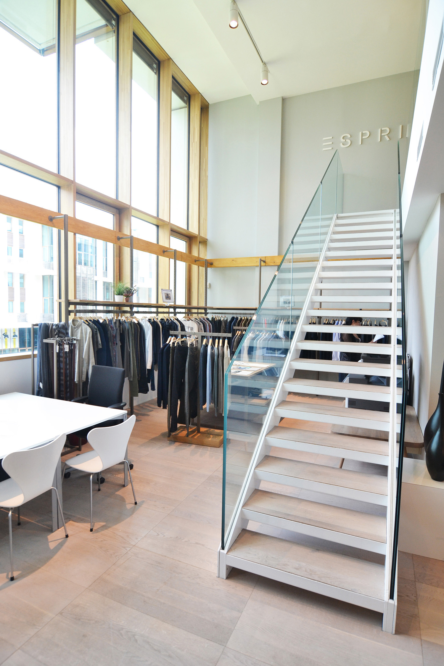 米兰 Navigli 区 2013 年完成的品牌展示空间设计-2