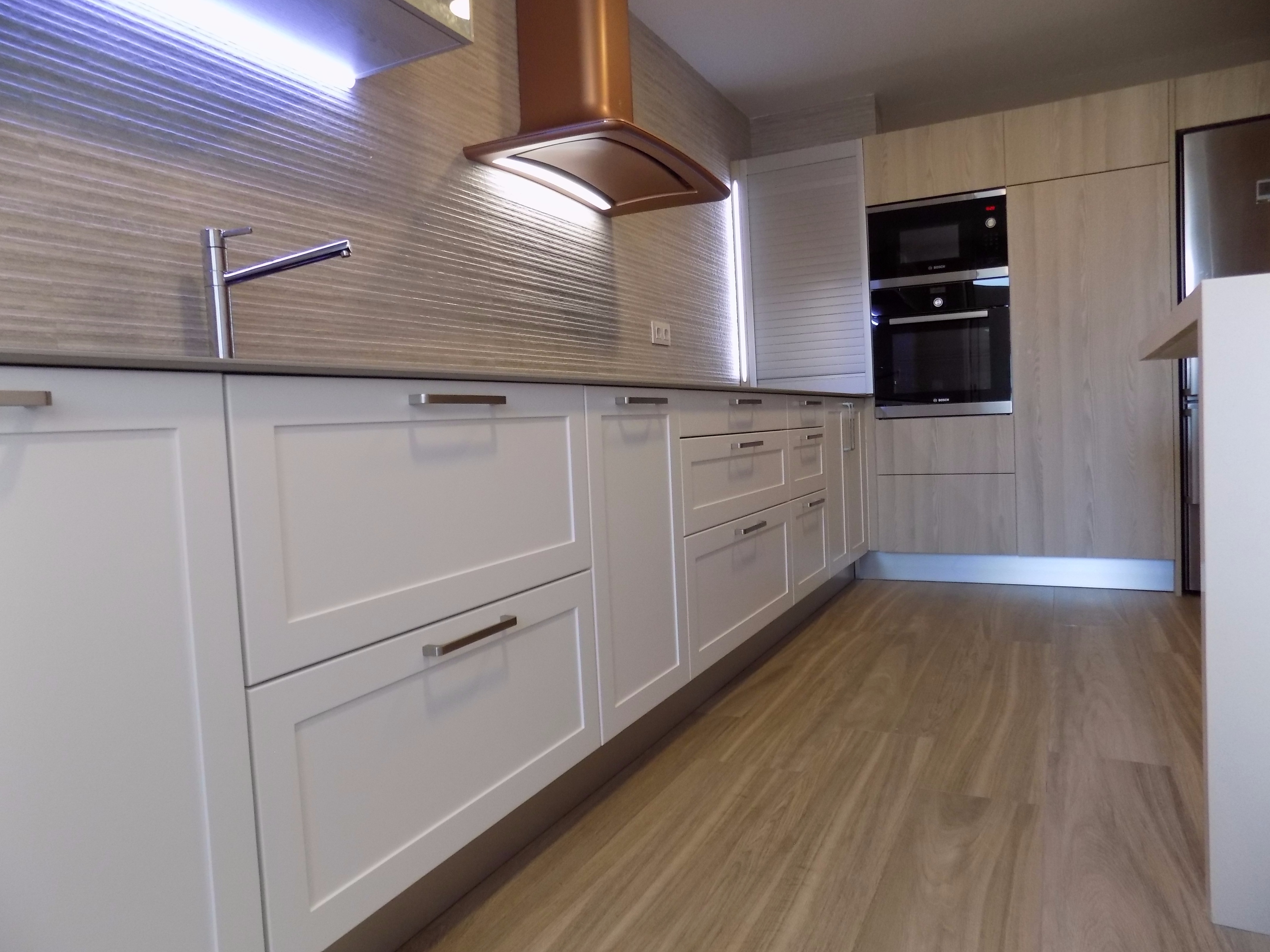 现代复古厨房，工业风与早餐文化的完美融合-22