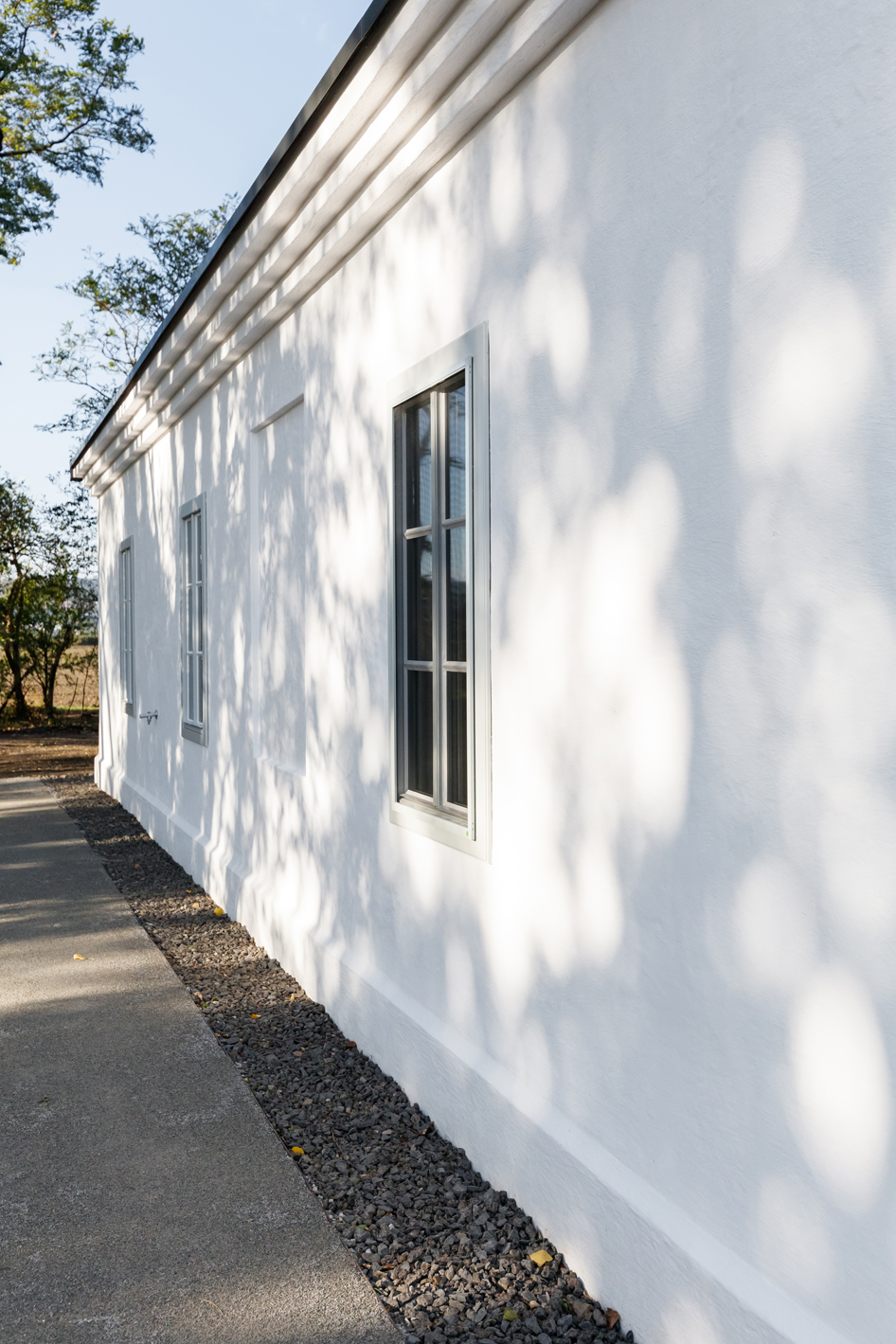 废弃奶牛场转型功能厅,历史与创新的完美结合-31