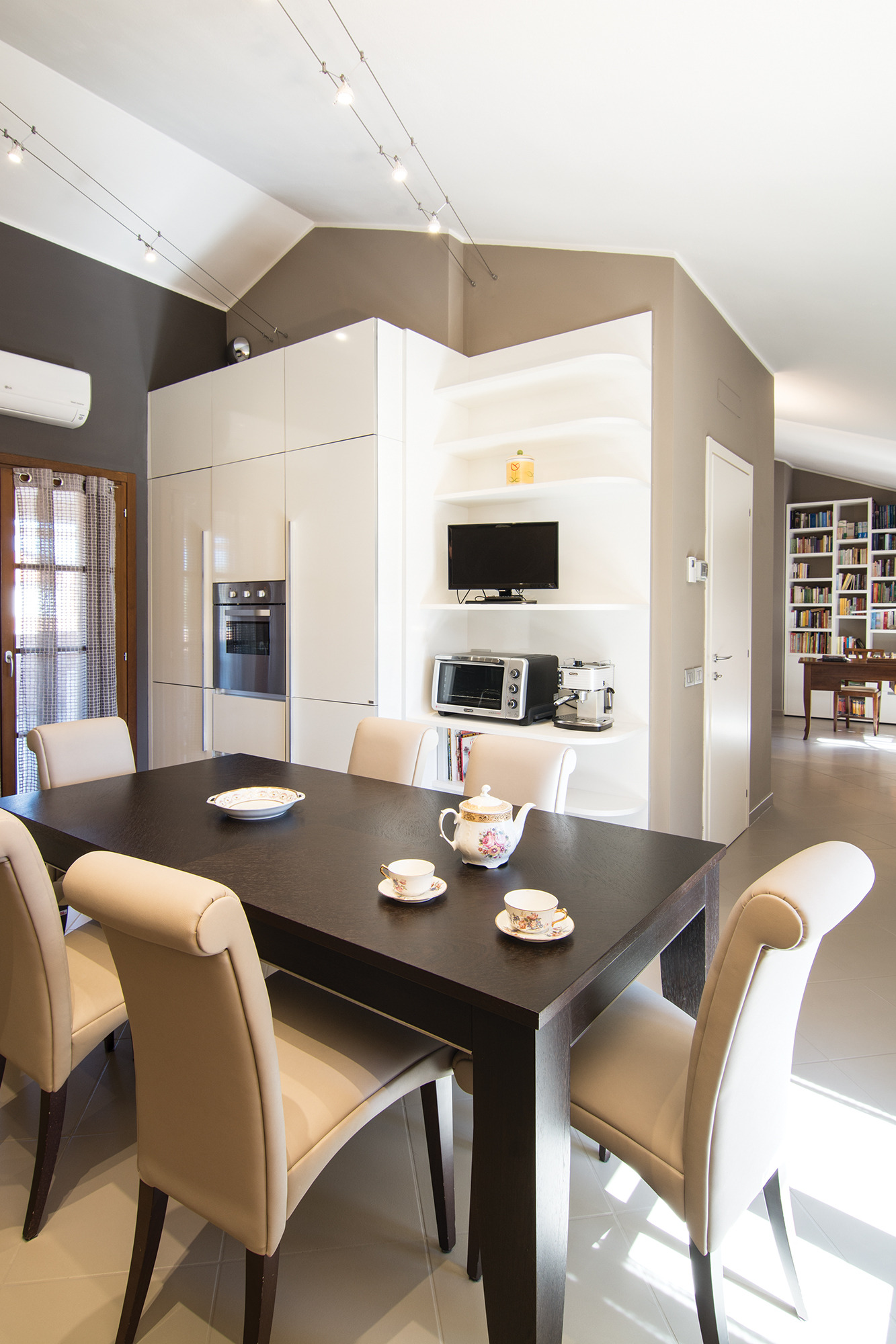 几何形状阁楼 | 从冷漠到温馨的蜕变-52