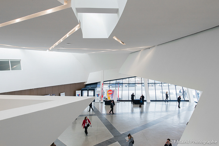 2015 年完成的比利时蒙斯市政府大楼室内设计-11