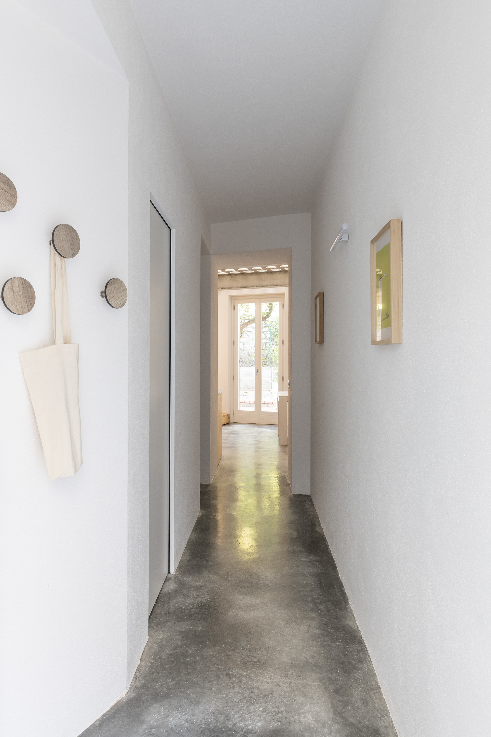 意大利 Varigotti 度假屋翻新 打造现代宜居空间-4