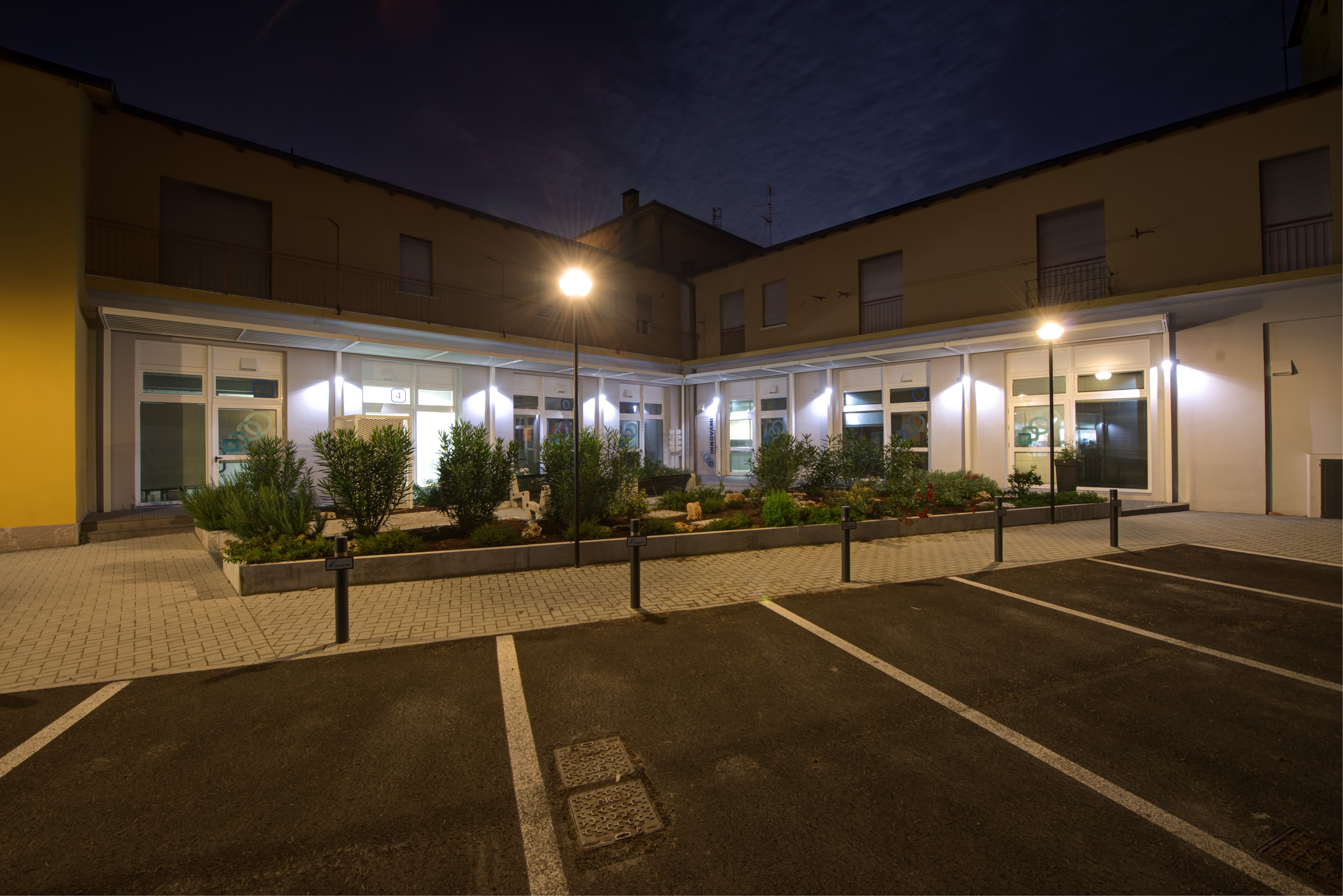 意大利 Imola 镇“Ex Beccherucci”项目,绿色办公空间与户外连接的典范-0