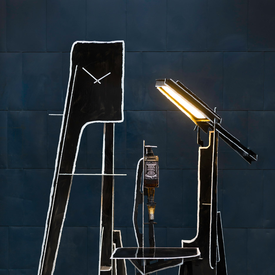 米兰设计周荷兰设计师展示二维家具与光雕塑-5