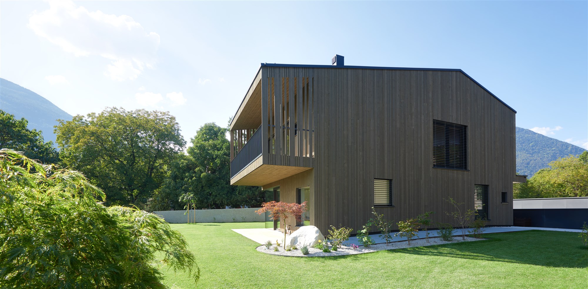 传统与现代共融的意大利木质住宅-26