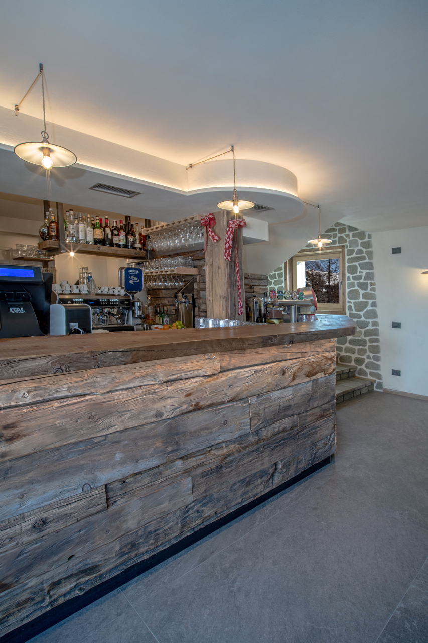 雪山之上的温馨猫舍——La Tana del Gatto 餐厅设计-6