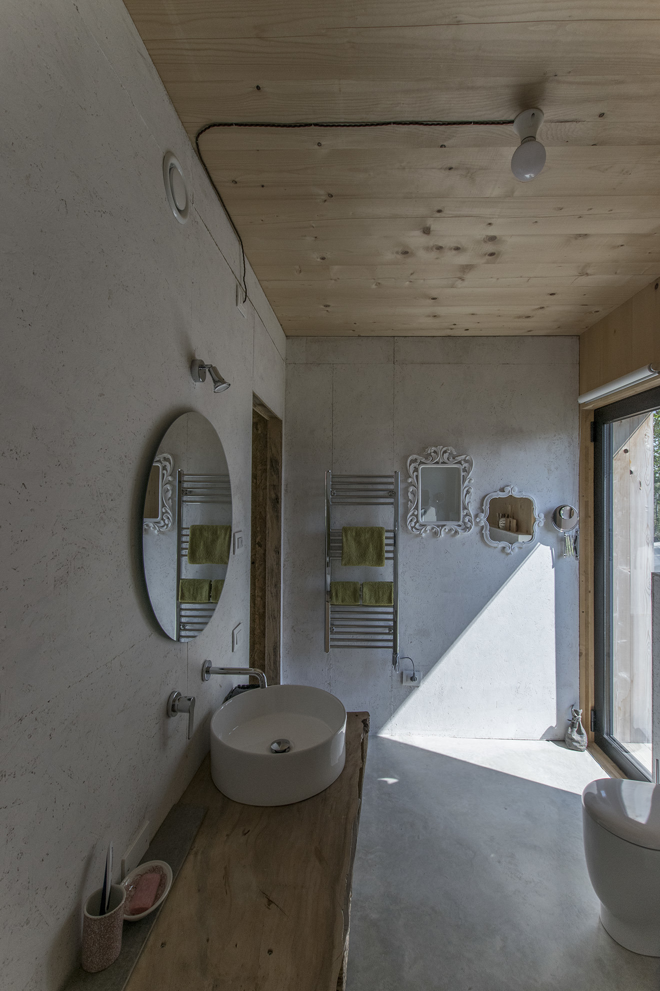 湖畔 V 型木质住宅-29