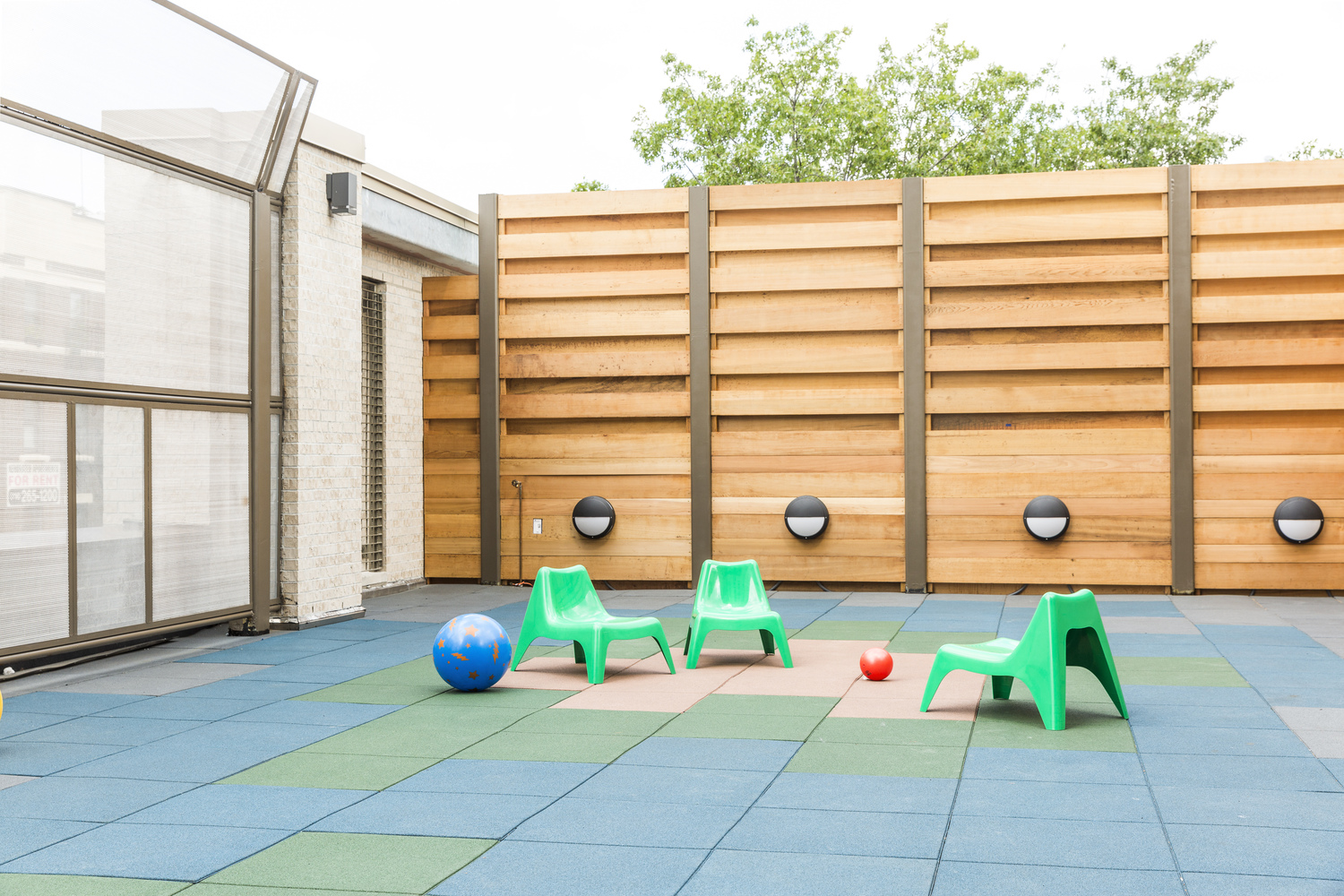 Maple Street School Preschool   BFDO Architects + 4Mativ Design Studio-33