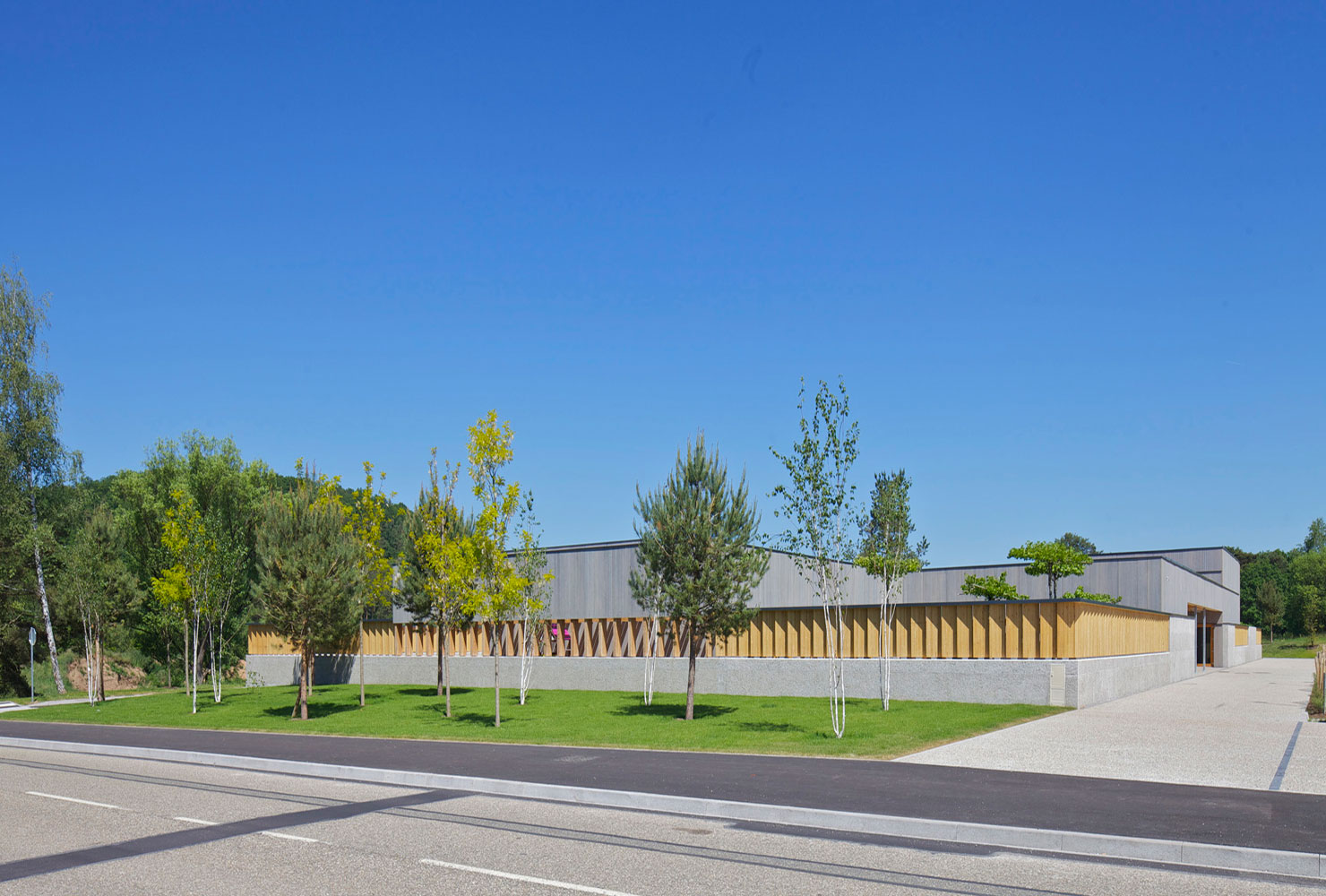 Bitche 幼儿园——城市生态新区的儿童之家-0