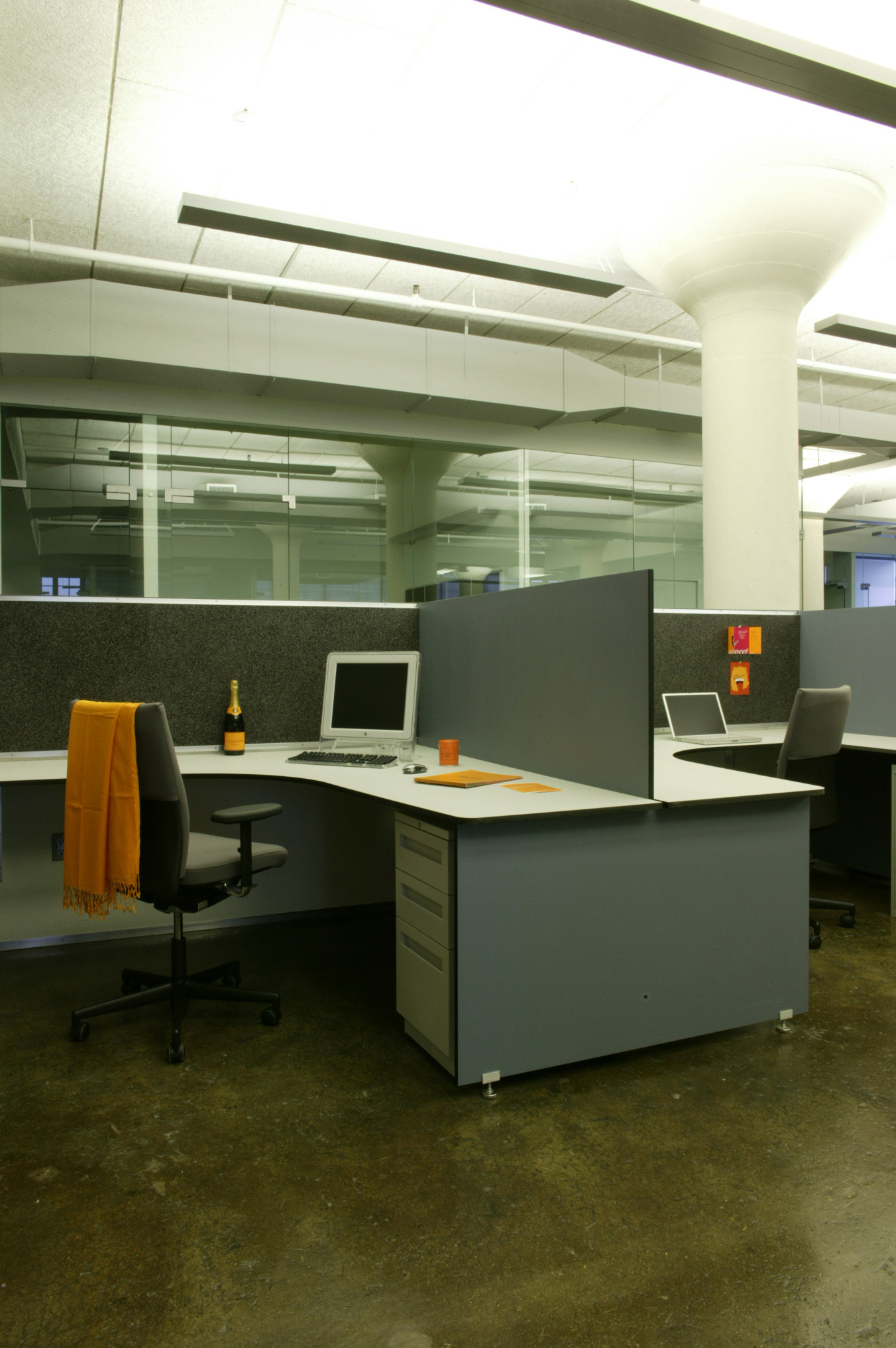 Clicquot Champagne 总部设计-24