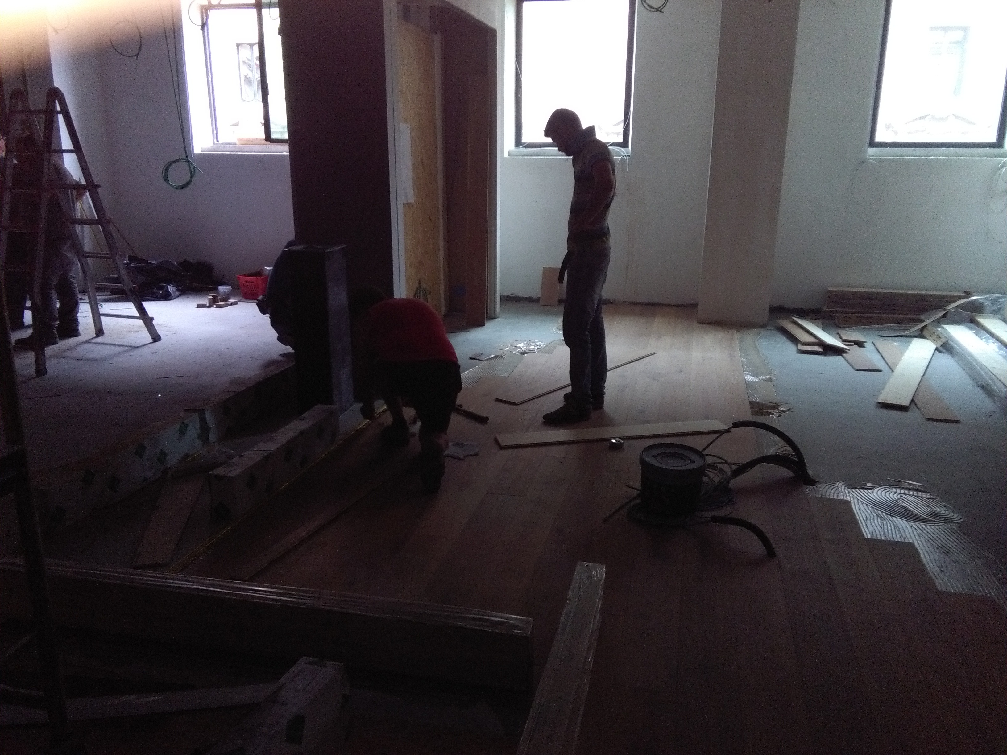 2017 年罗马"拉·里贾纳"三叉戟街角 HUGO BOSS 展示厅室内设计案例-2