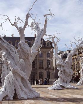 FIAC 巴黎艺博会探索人类与自然的迁徙与定位