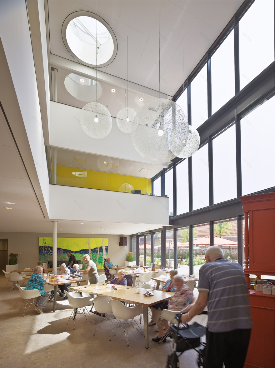 温暖现代,专业照护——荷兰 Willibrord 养老院室内设计-2