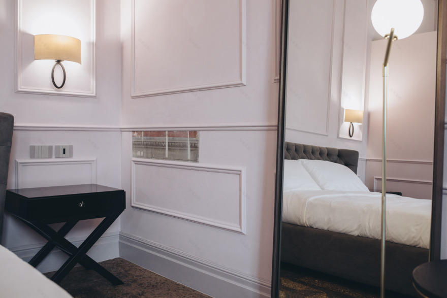 意大利博洛尼亚百年建筑的奢华套房新生-13