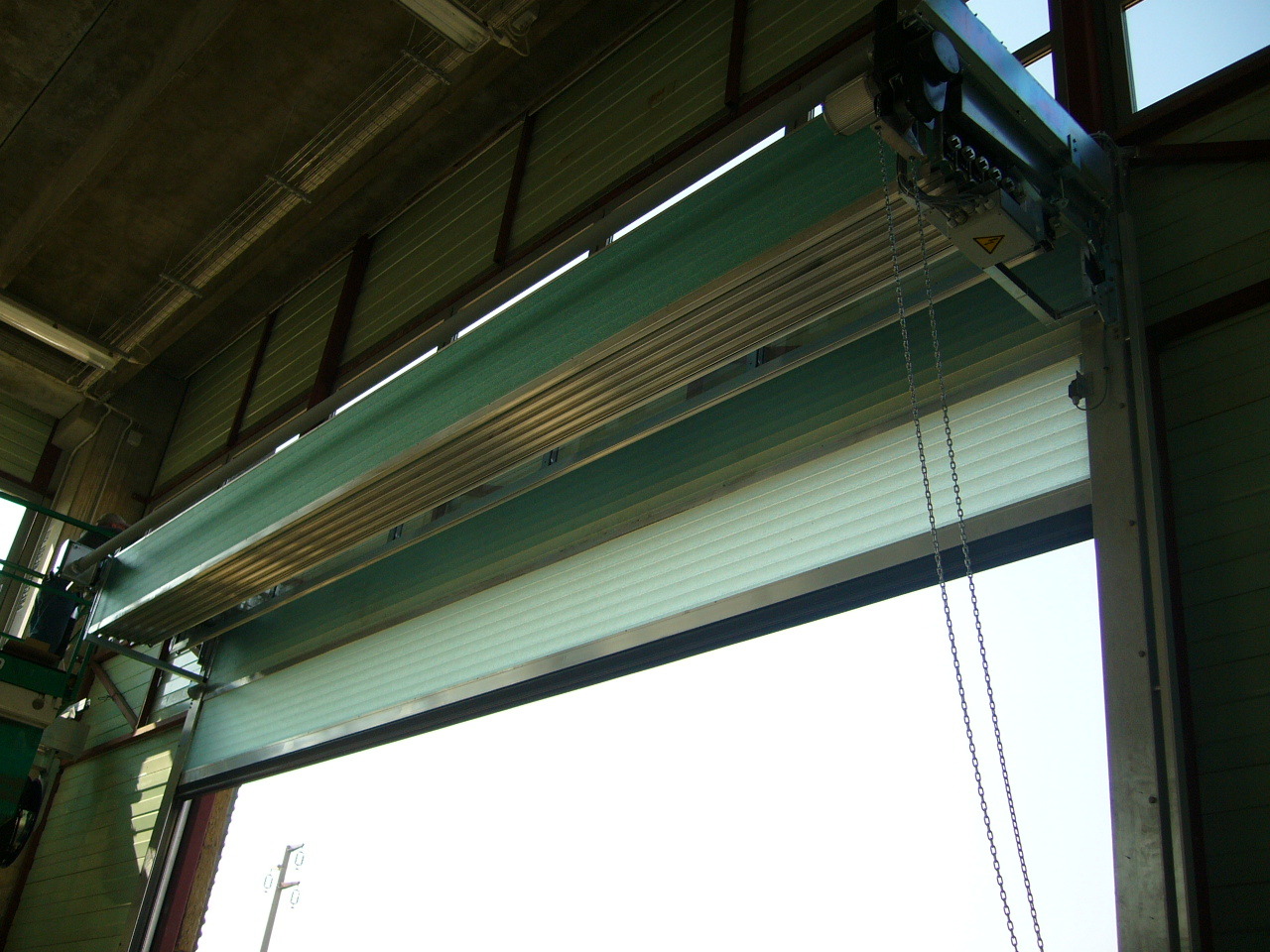 2004 年完成的雷诺卡车意大利总部室内设计-15