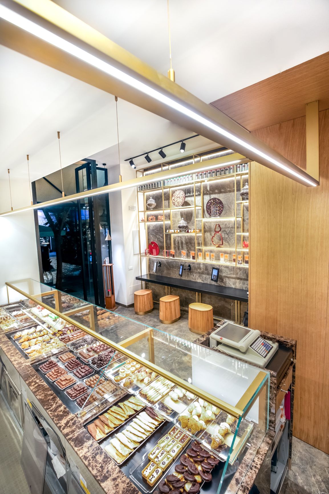 旋转咖啡巧克力 2018 年室内设计案例-7