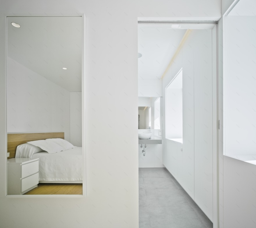 空间优化与功能融合的西班牙住宅改造-15