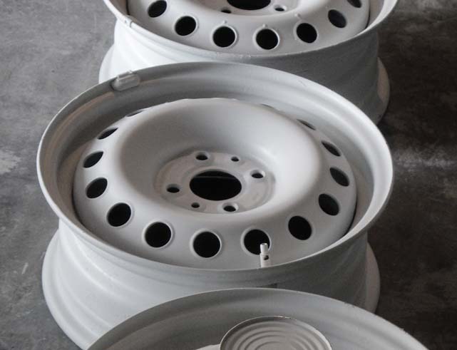 废旧车间变时尚商店的创意重生-31