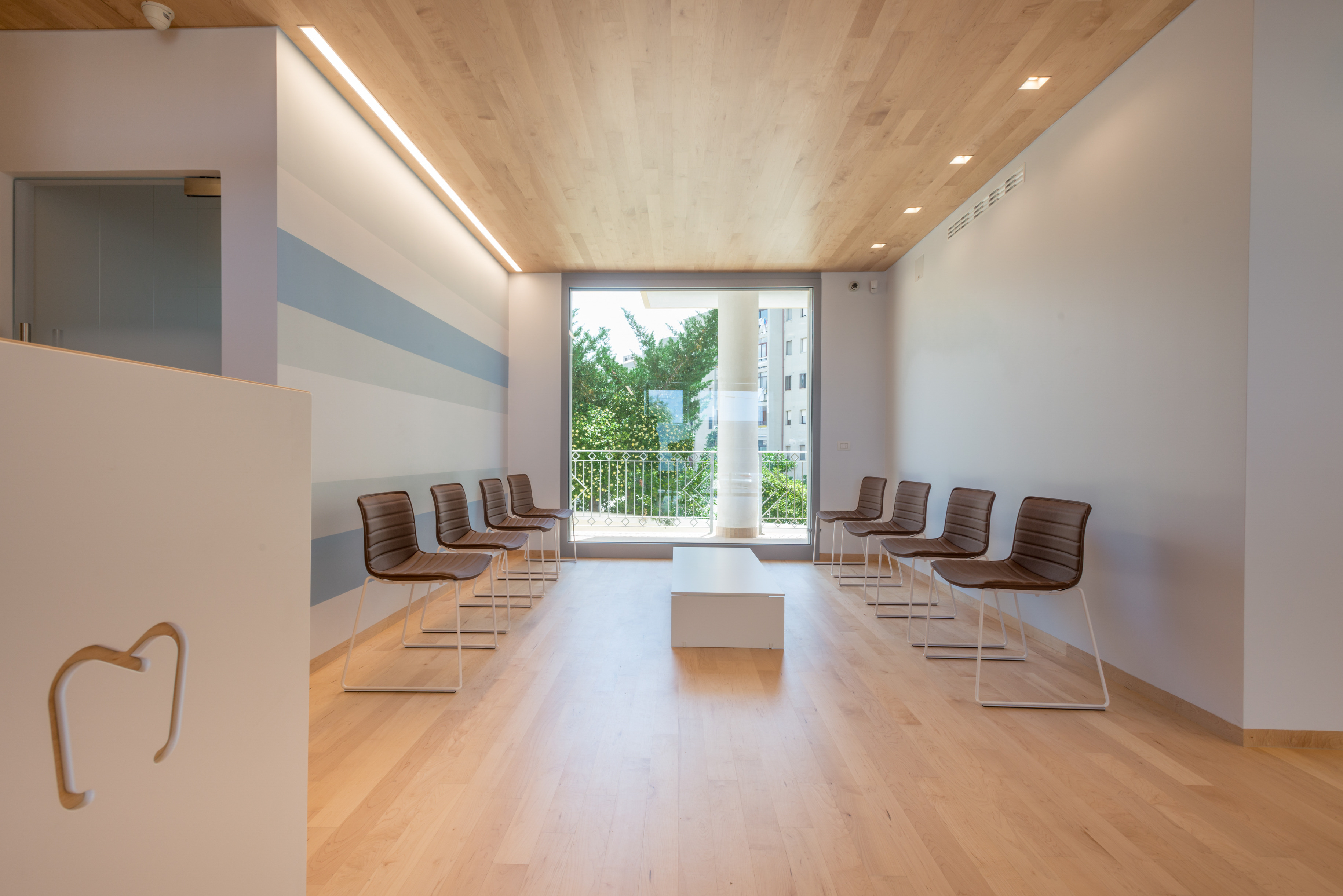 曼苏埃托牙科诊所-1