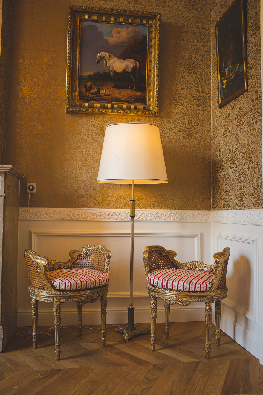 比利时 300 年历史古宅变身家具艺术展厅-5