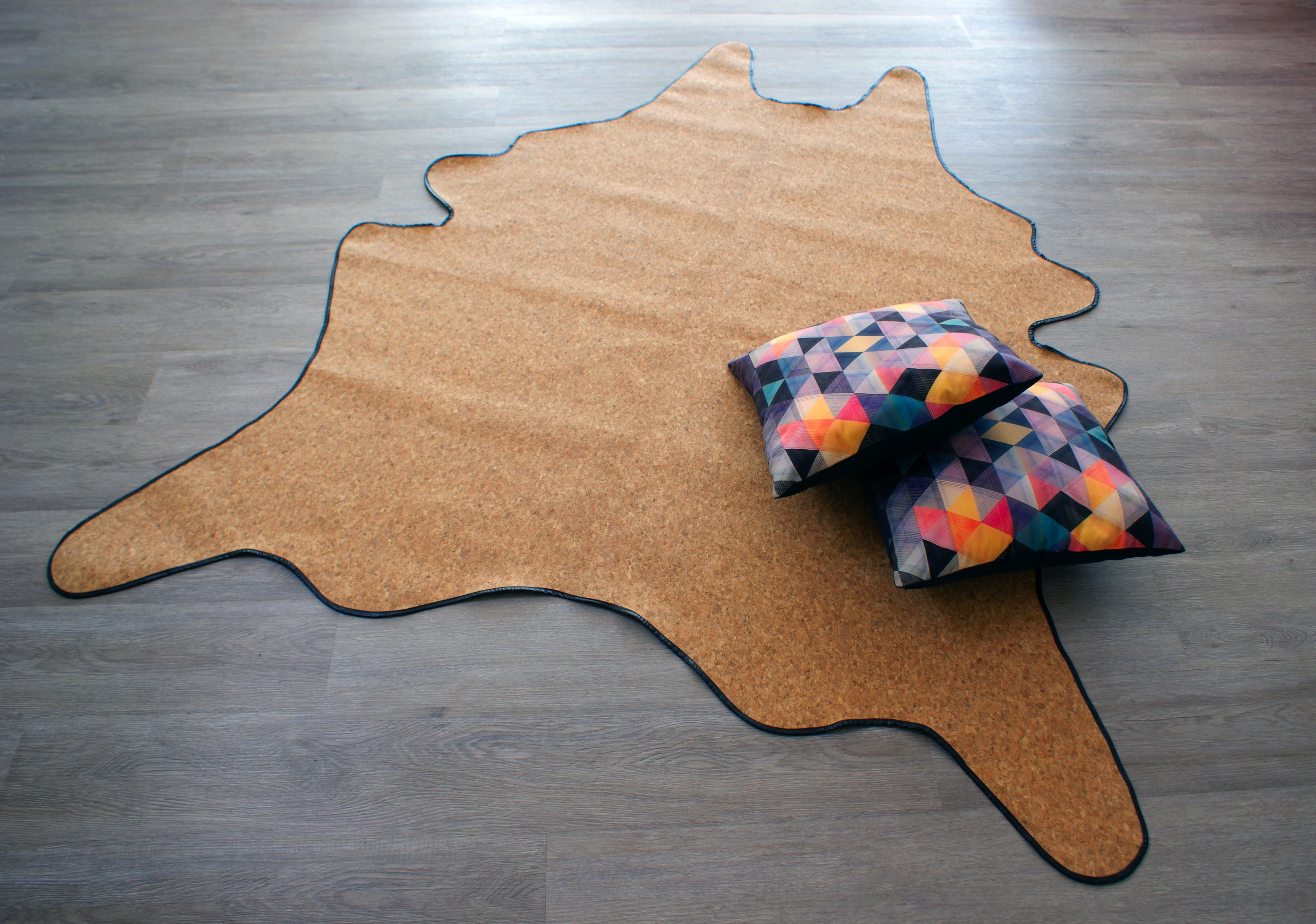 VEGAN 牛皮质地地毯-11